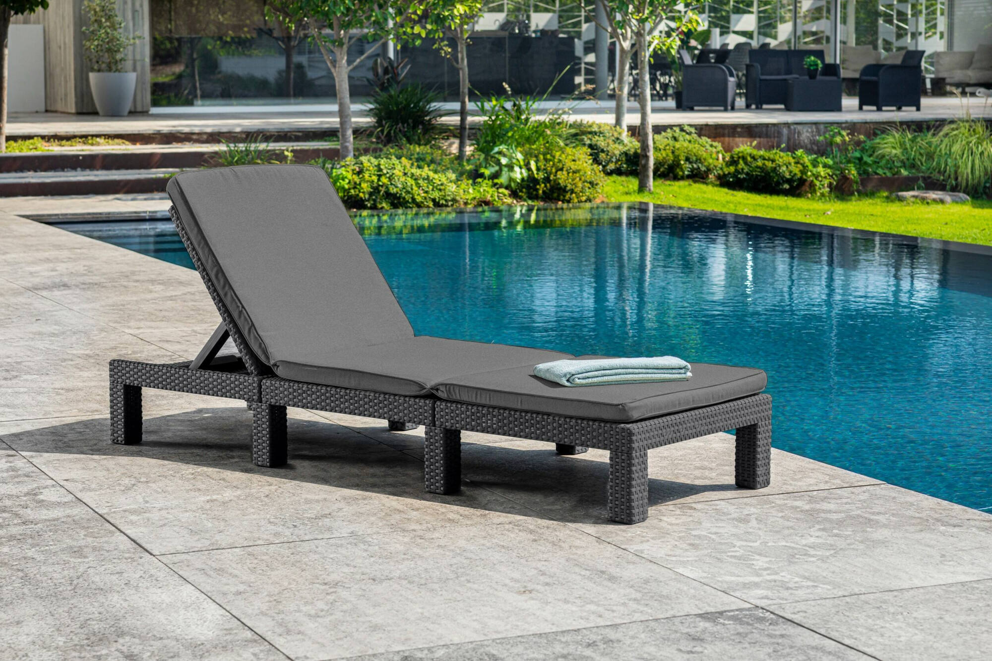 foto del prodotto lettino prendisole okotoks, sdraio da giardino, letto pieghevole outdoor, sedia reclinabile, 195x65 h26 cm, antracite