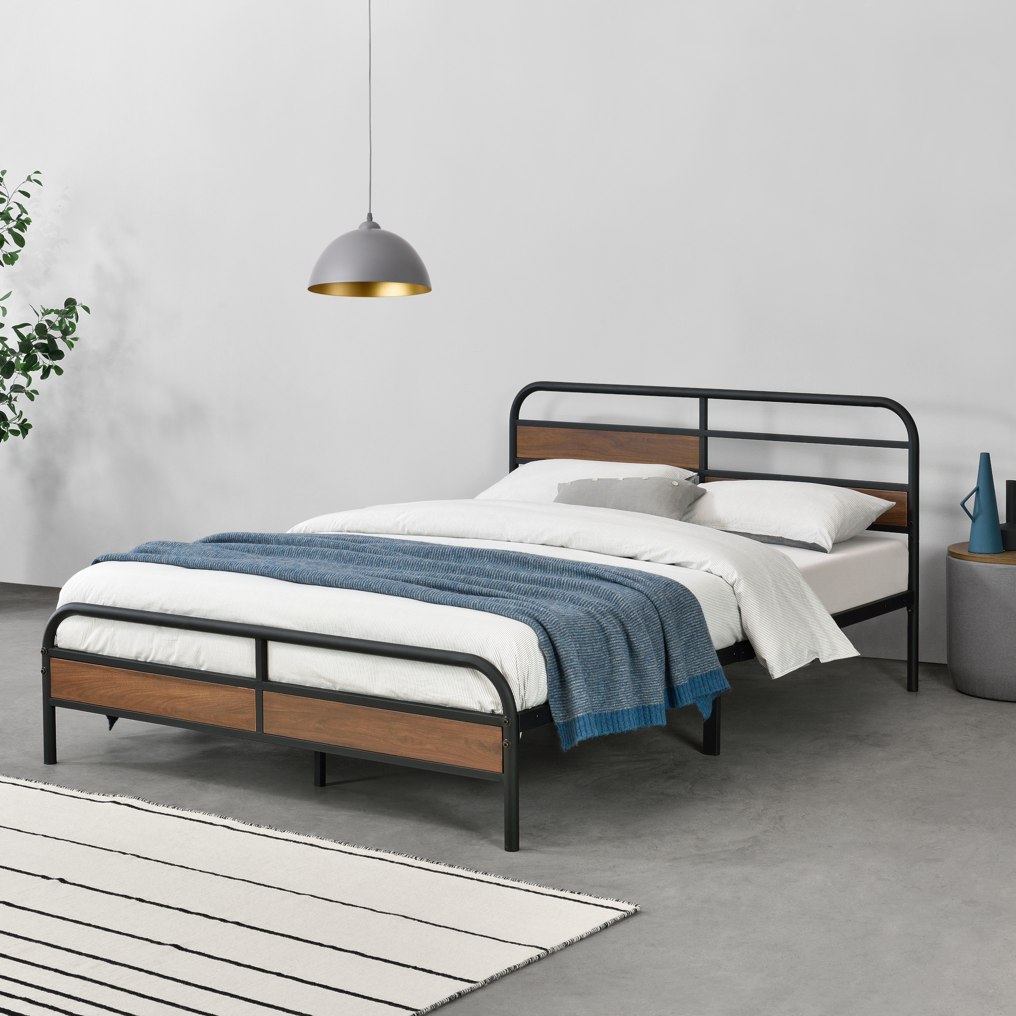 foto del prodotto letto francese aarau 140x200 cm in metallo nero con panelli in effetto noce en.casa 