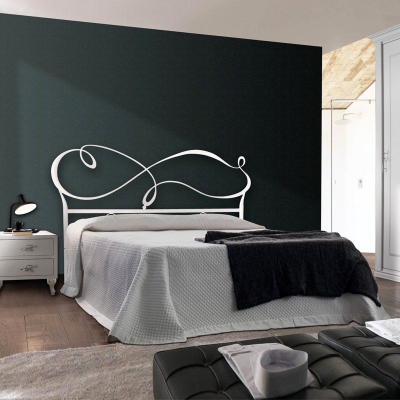 foto del prodotto letto in ferro matrimoniale con giroletto in ferro bianco nuvola 186x208x h126 cm