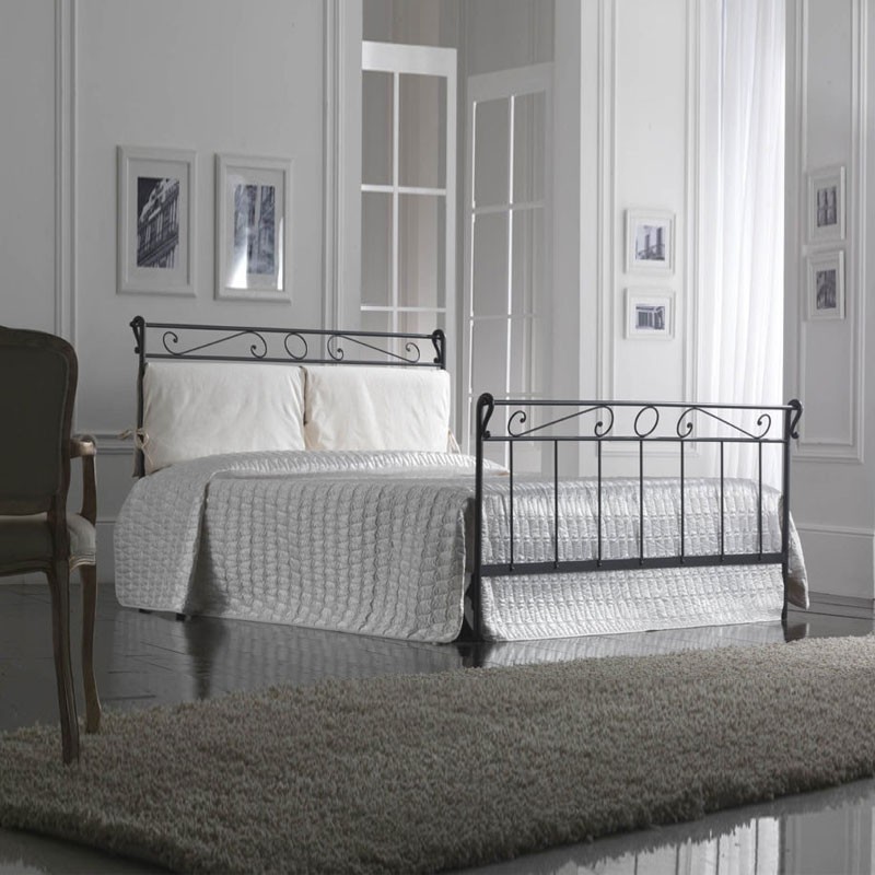 foto del prodotto letto in ferro matrimoniale con pediera nero leonardo 170x218x h118 cm