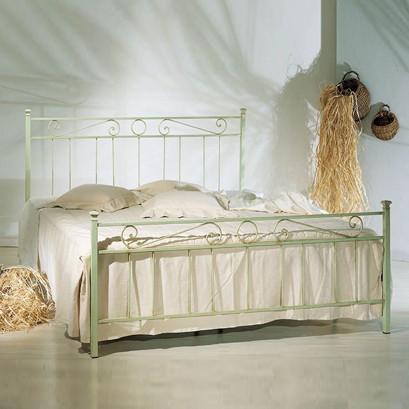foto del prodotto letto in ferro matrimoniale con pediera verde tevere 166x208x h117 cm