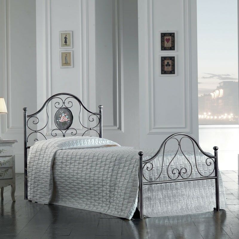foto del prodotto letto in ferro singolo con pediera nero argento lory 95x208x h130 cm