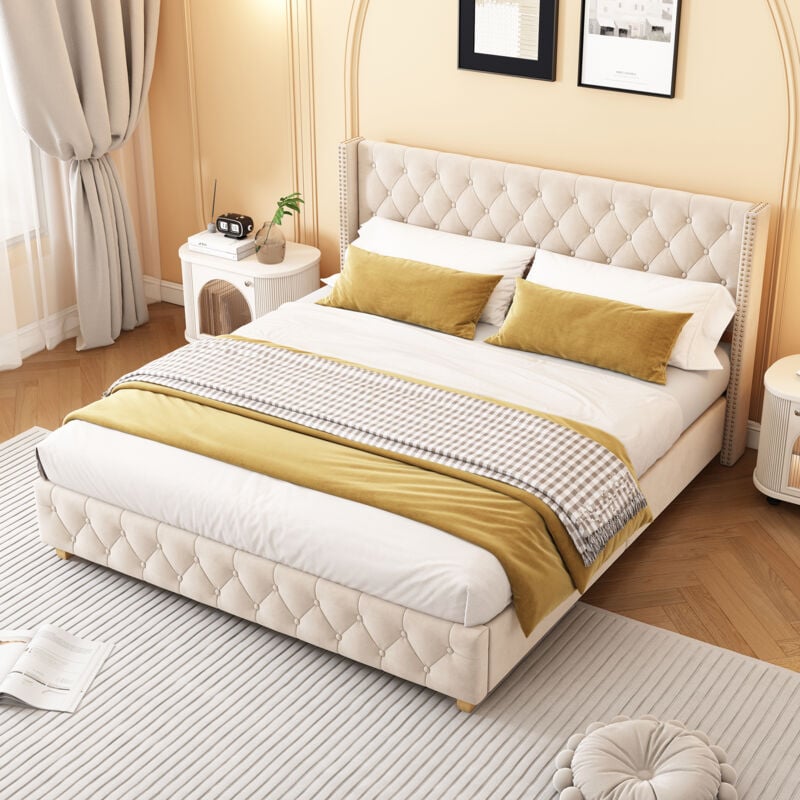 foto del prodotto letto matrimoniale imbottito per adulti 180 x 200 cm con testiera imbottita con bottoni e rivetti e rete a doghe, piedini in legno, velluto, beige