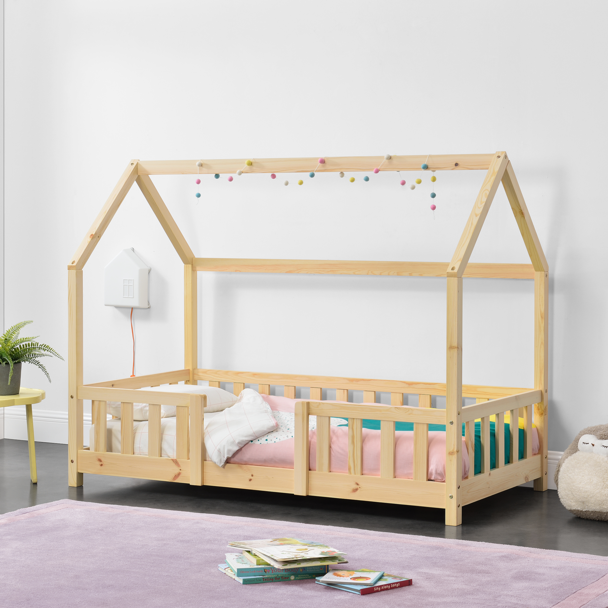 foto del prodotto letto per cameretta sisimiut a forma di casetta 70x140 cm legno naturale en.casa 