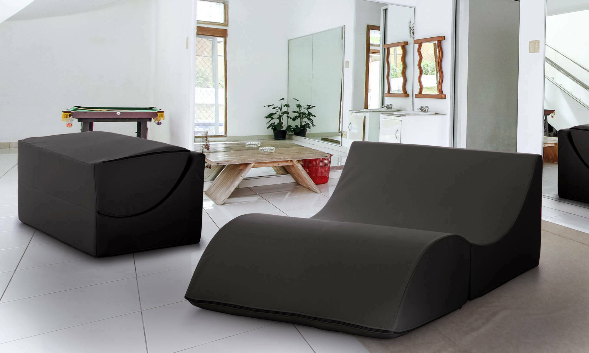 foto del prodotto letto pieghevole amorina, pouf trasformabile in letto matrimoniale, 100% made in italy, pouf trasformabile in una chaise longue in ecopelle, cm 100x200h70, nero