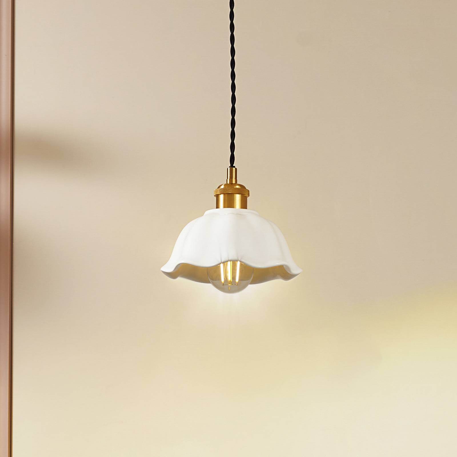 foto del prodotto lindby annegret lampada a sospensione, 18 cm, ceramica, bianco ottone