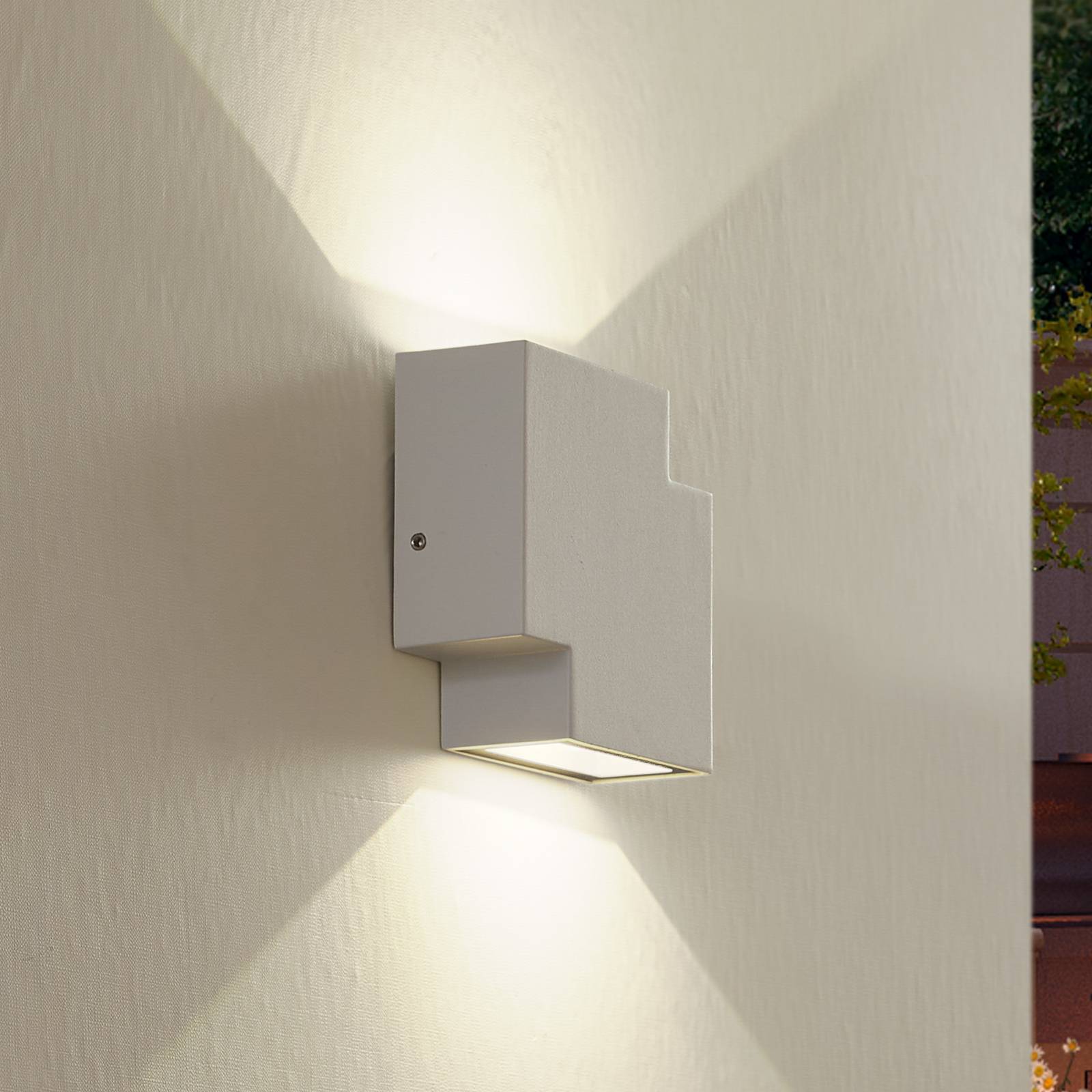 foto del prodotto lindby applique da esterni led fendir, bianco, alluminio, 10,5 cm