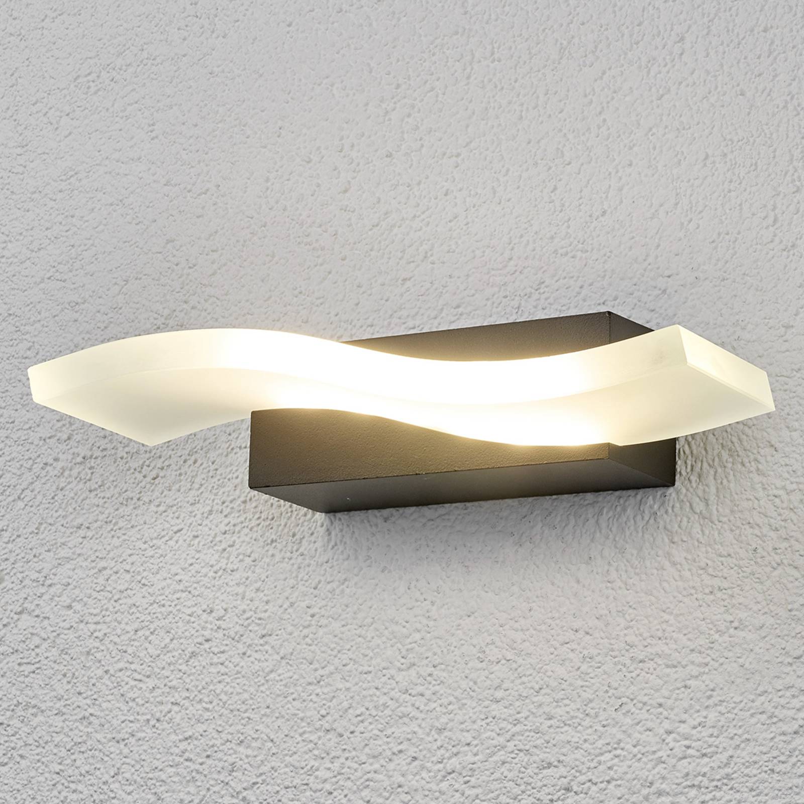 foto del prodotto lindby applique da esterno a led jirka ondulata