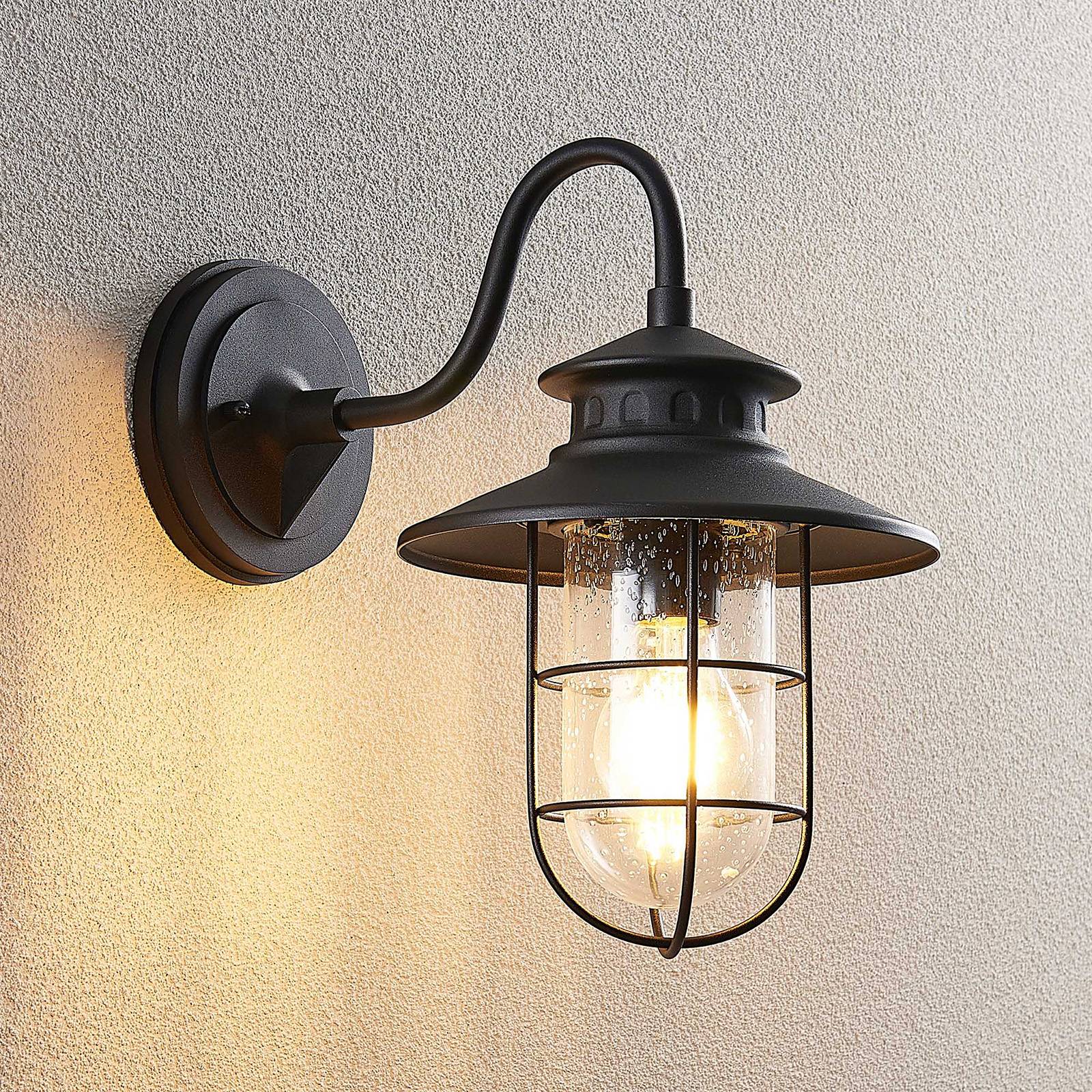 foto del prodotto lindby applique da esterno kyan, altezza 32 cm, nero, ip44, e27