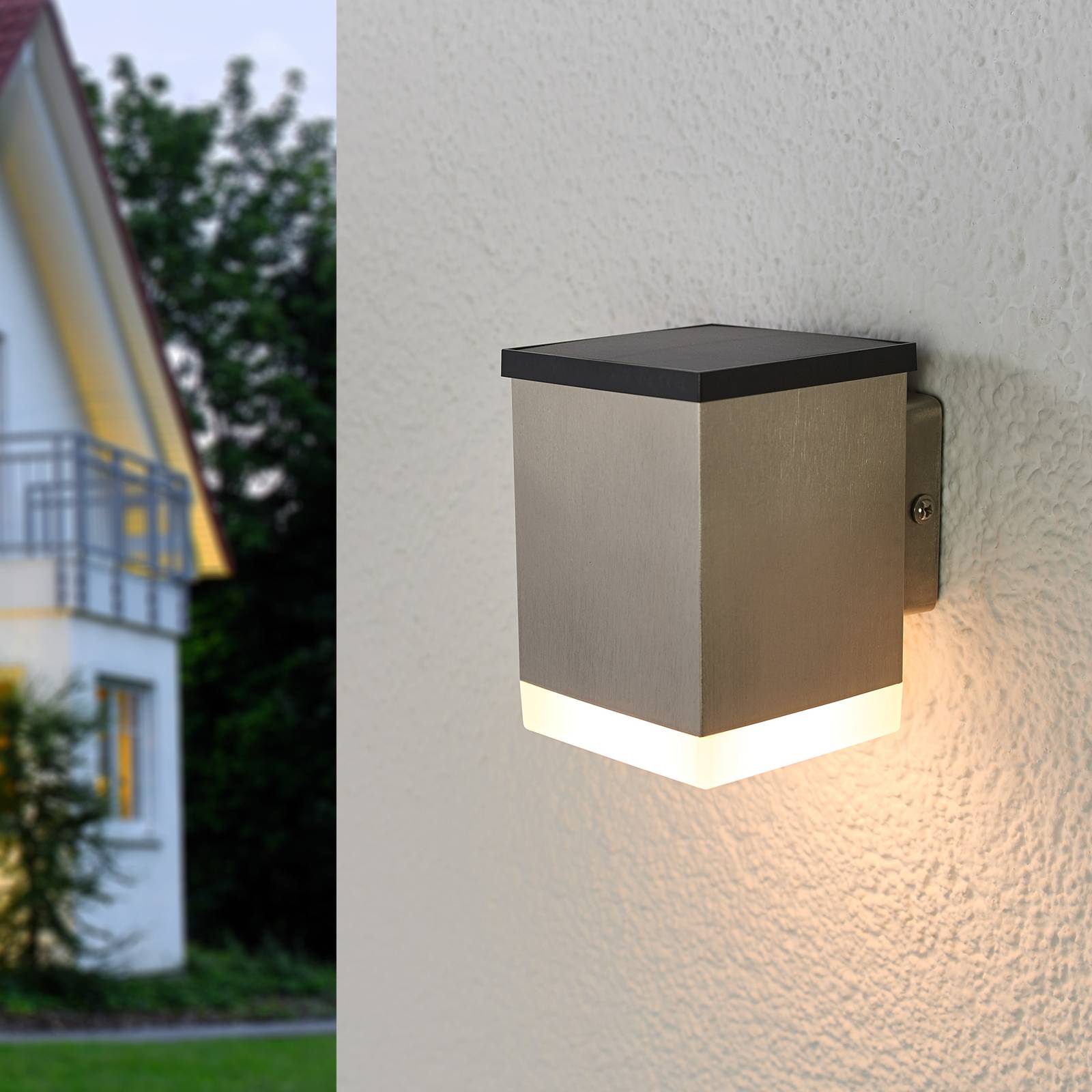 foto del prodotto lindby applique led solare tyson angolare, satinata