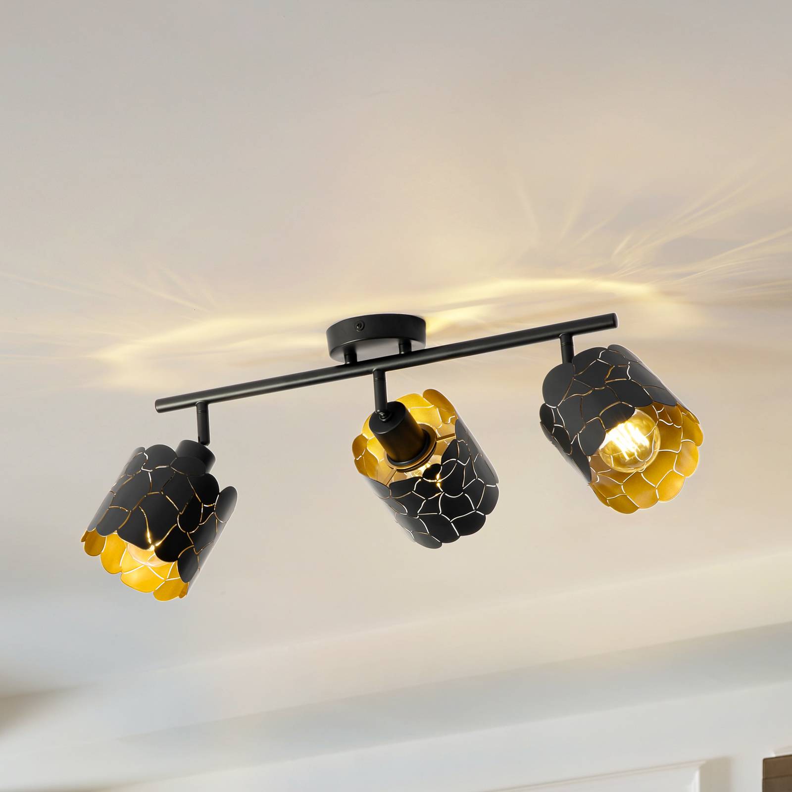 foto del prodotto lindby aralena in nero da metallo