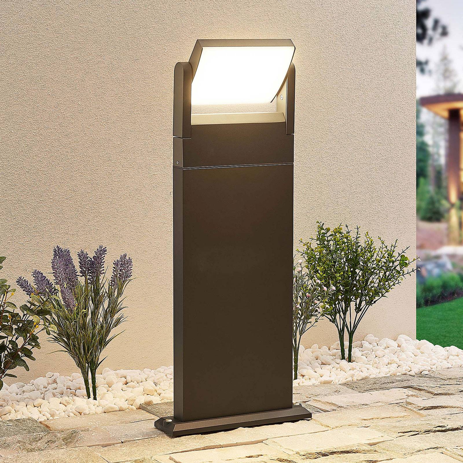 foto del prodotto lindby cathalena lampione a led in grigio scuro