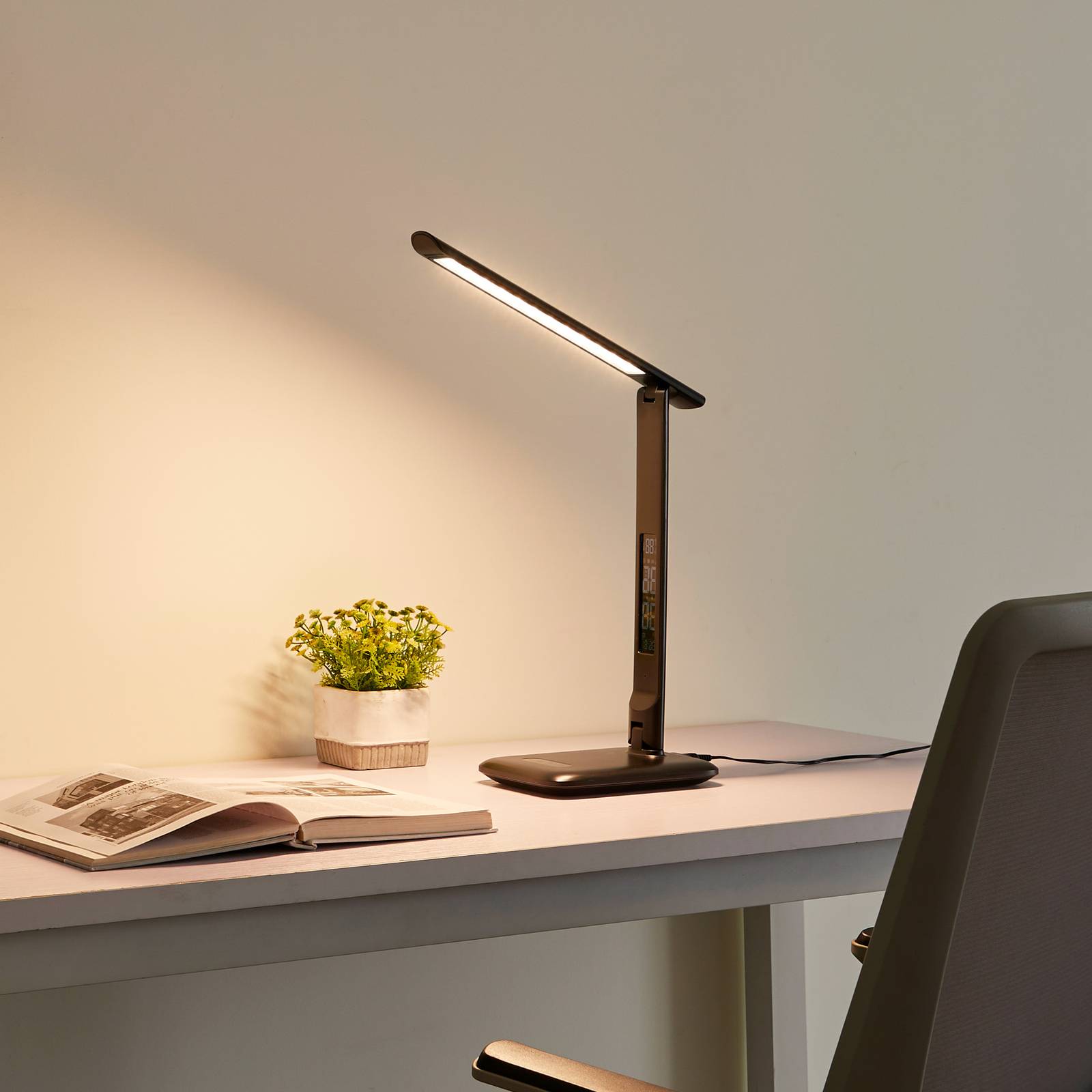 foto del prodotto lindby cerula lampada da scrivania led con dimmer