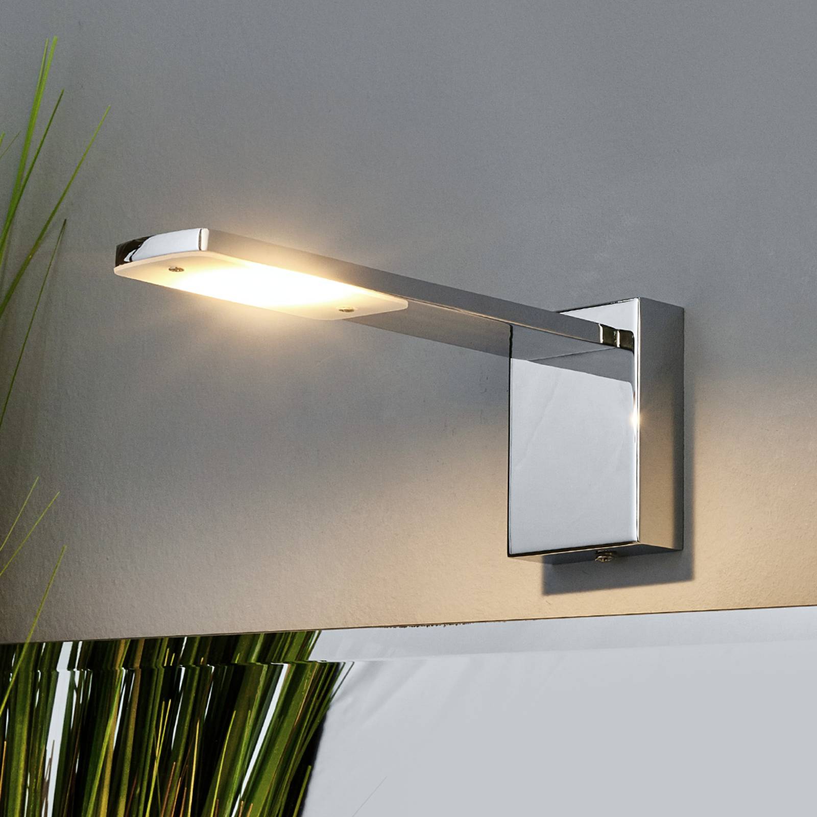 foto del prodotto lindby esclusiva lampada per specchio a led tizian