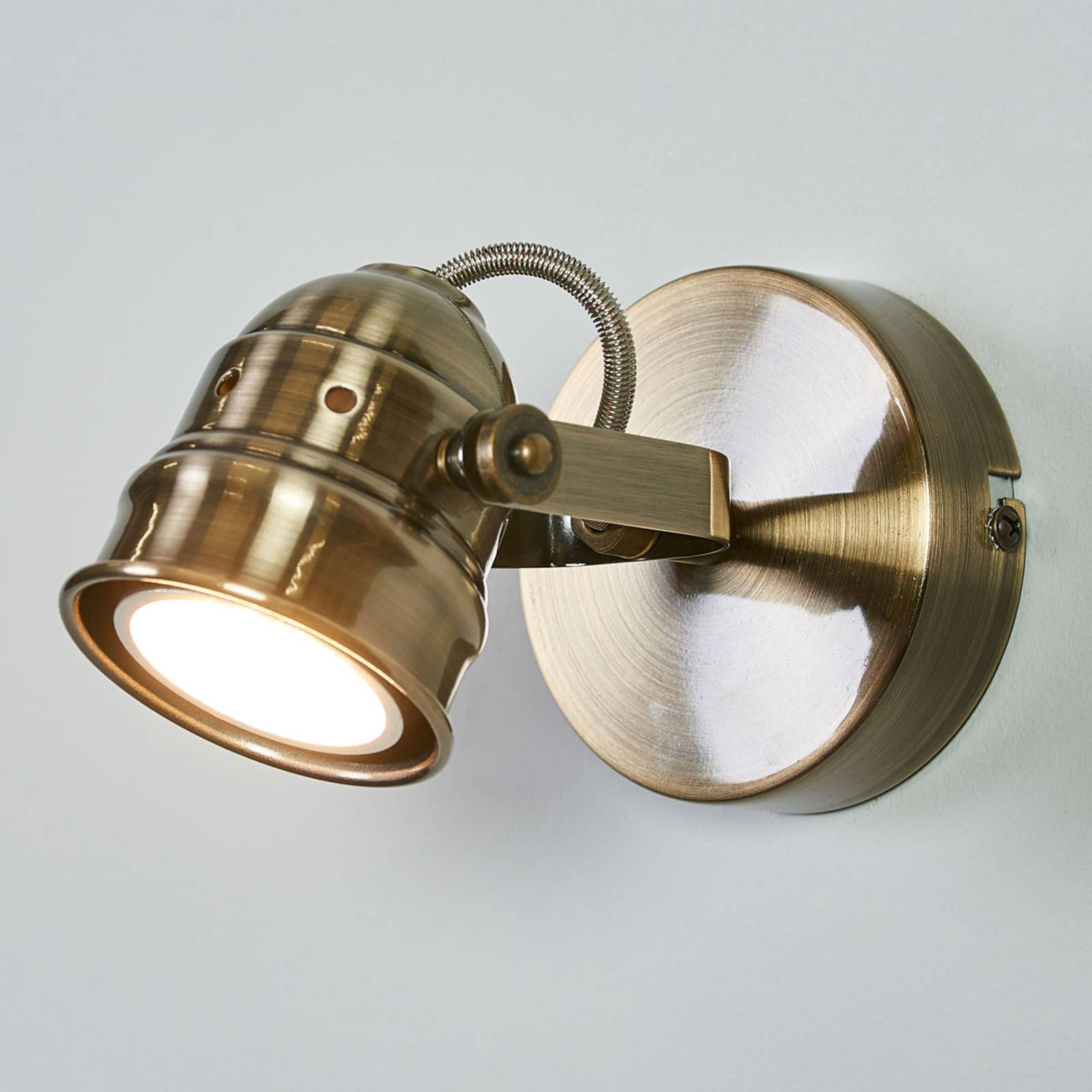 foto del prodotto lindby faretto da parete leonor, ottone, metallo, a 1 luce, 9,5 cm