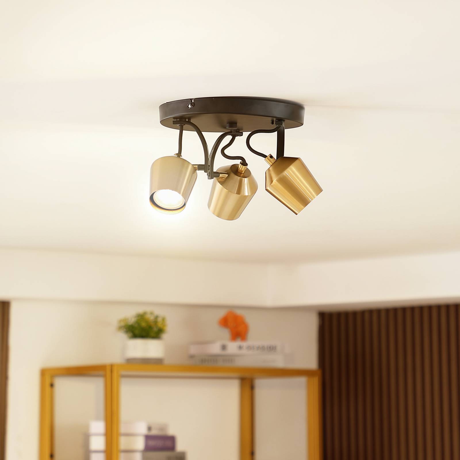 foto del prodotto lindby fatto da soffitto sylveria, a 3 luci, nero oro, ferro