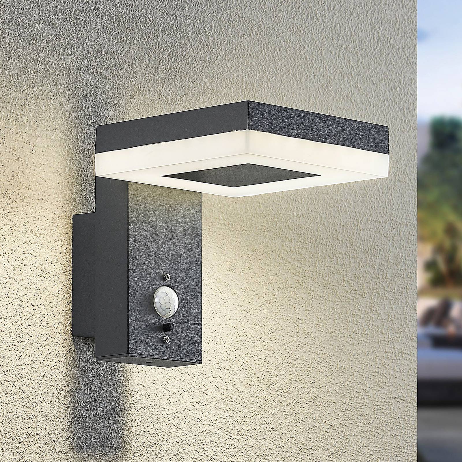 foto del prodotto lindby laira applique led solare esterni, 15,5 cm