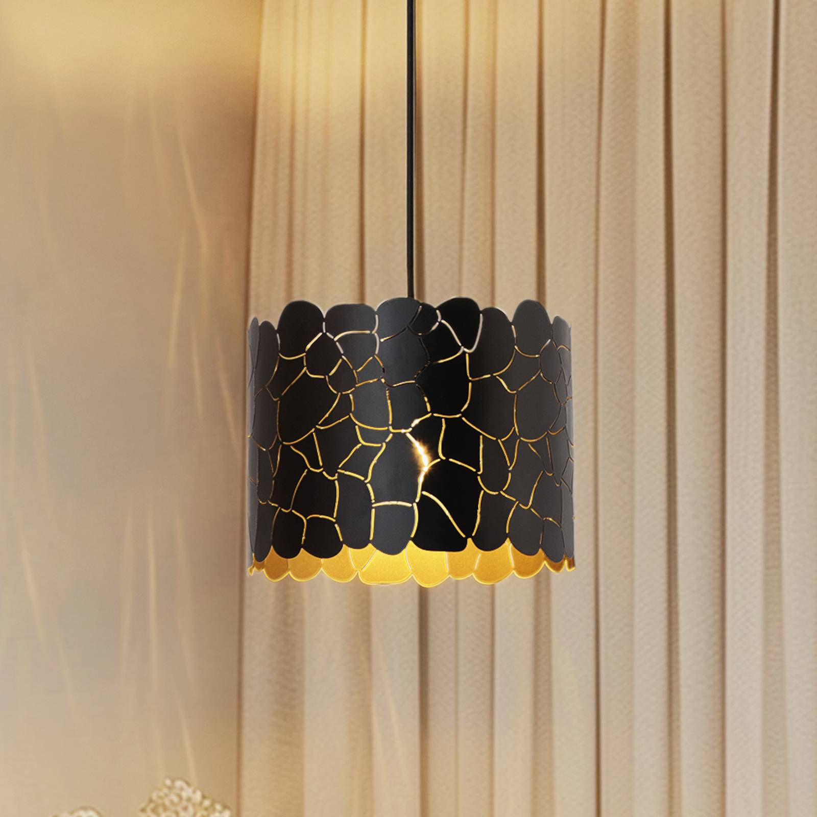 foto del prodotto lindby lampada a sospensione aralena, nero oro, metallo, 26 cm