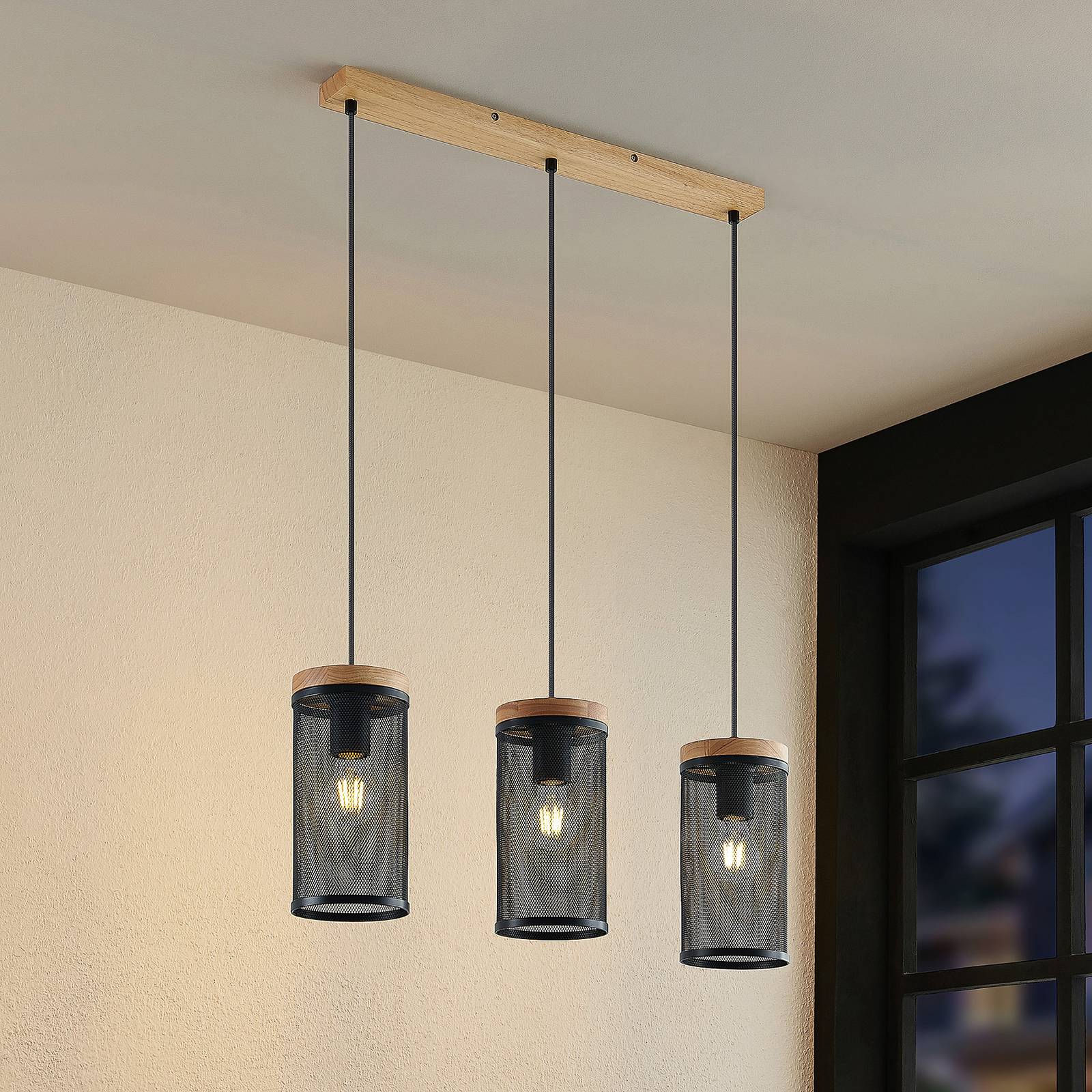 foto del prodotto lindby lampada a sospensione kiriya, a 3 luci, lunga