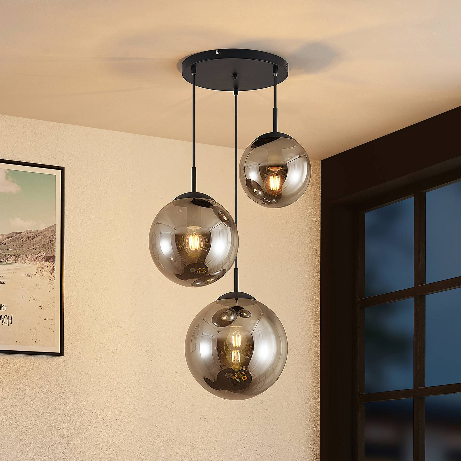 foto del prodotto lindby lampada a sospensione teeja, fumo, a 3 luci, 52cm, vetro, e27