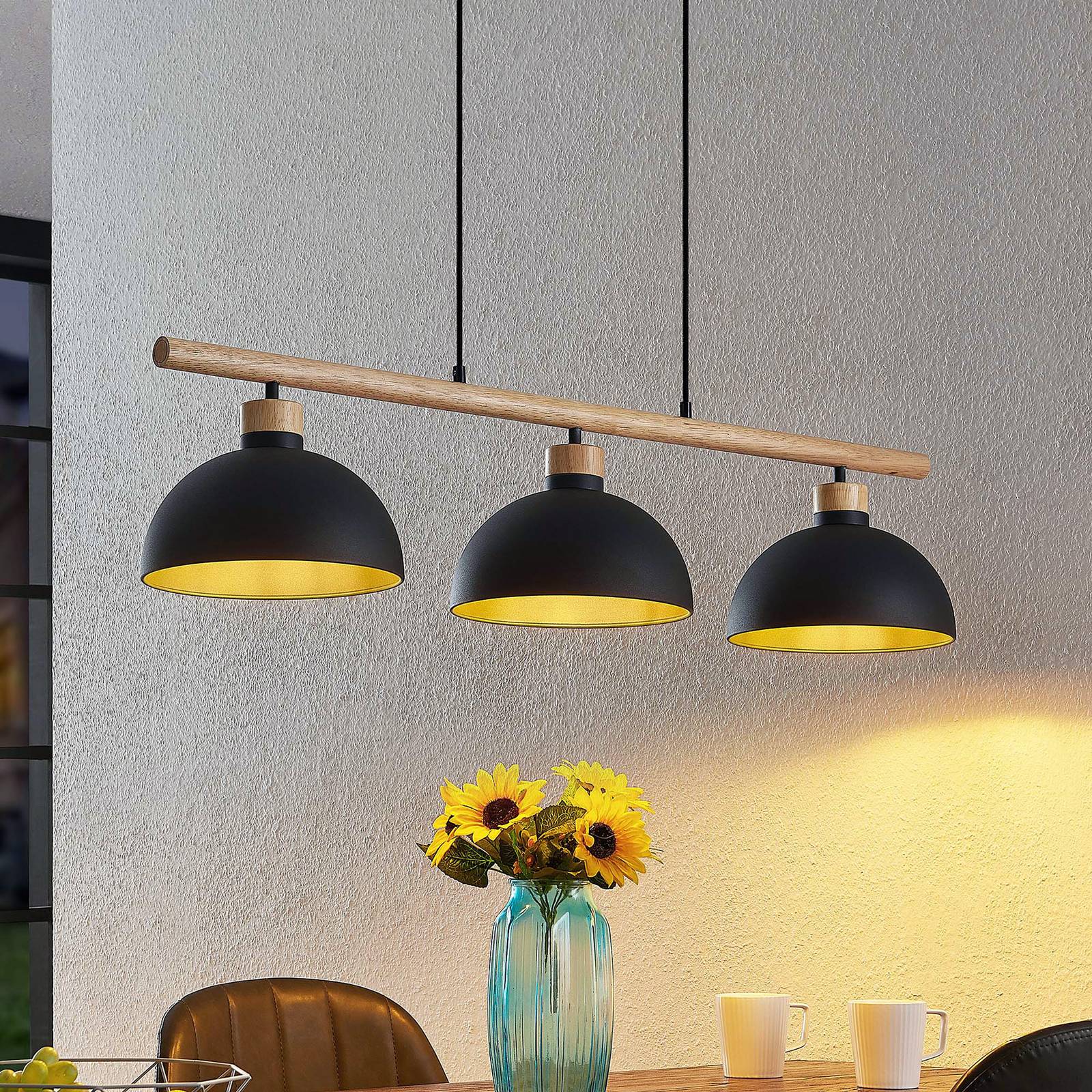 foto del prodotto lindby lampada a sospensione tirzana, a 3 luci, nero, metallo, legno
