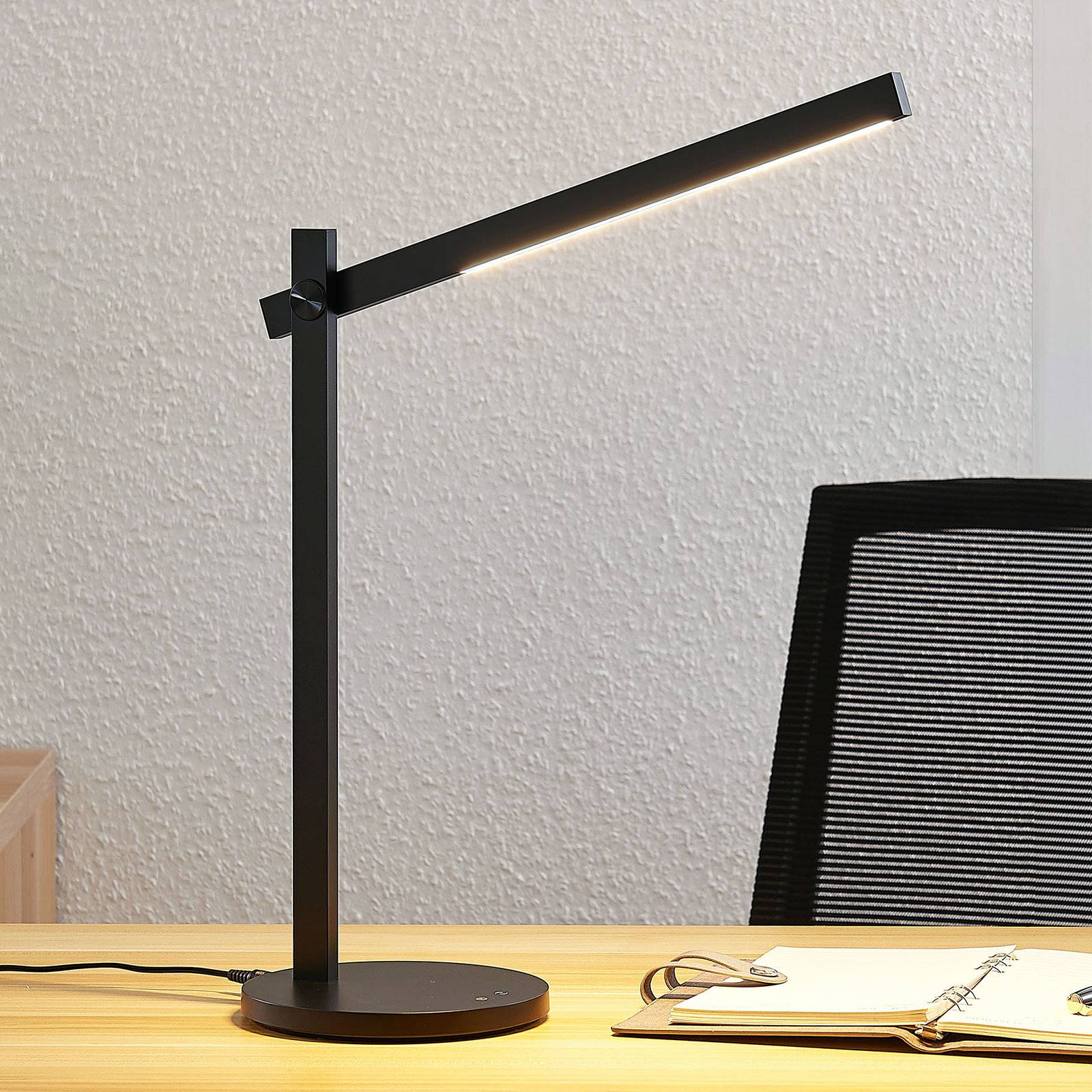foto del prodotto lindby lampada da scrivania a led loretta, 43 cm, nero, cct