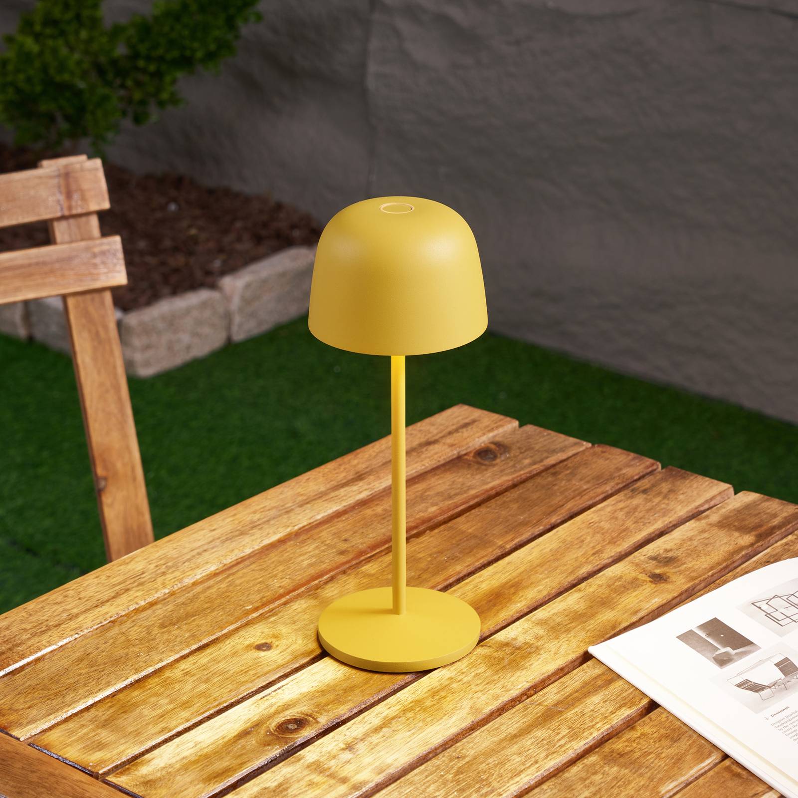 foto del prodotto lindby lampada da tavolo led a batteria arietty, gialla, dimmerabile, ip65