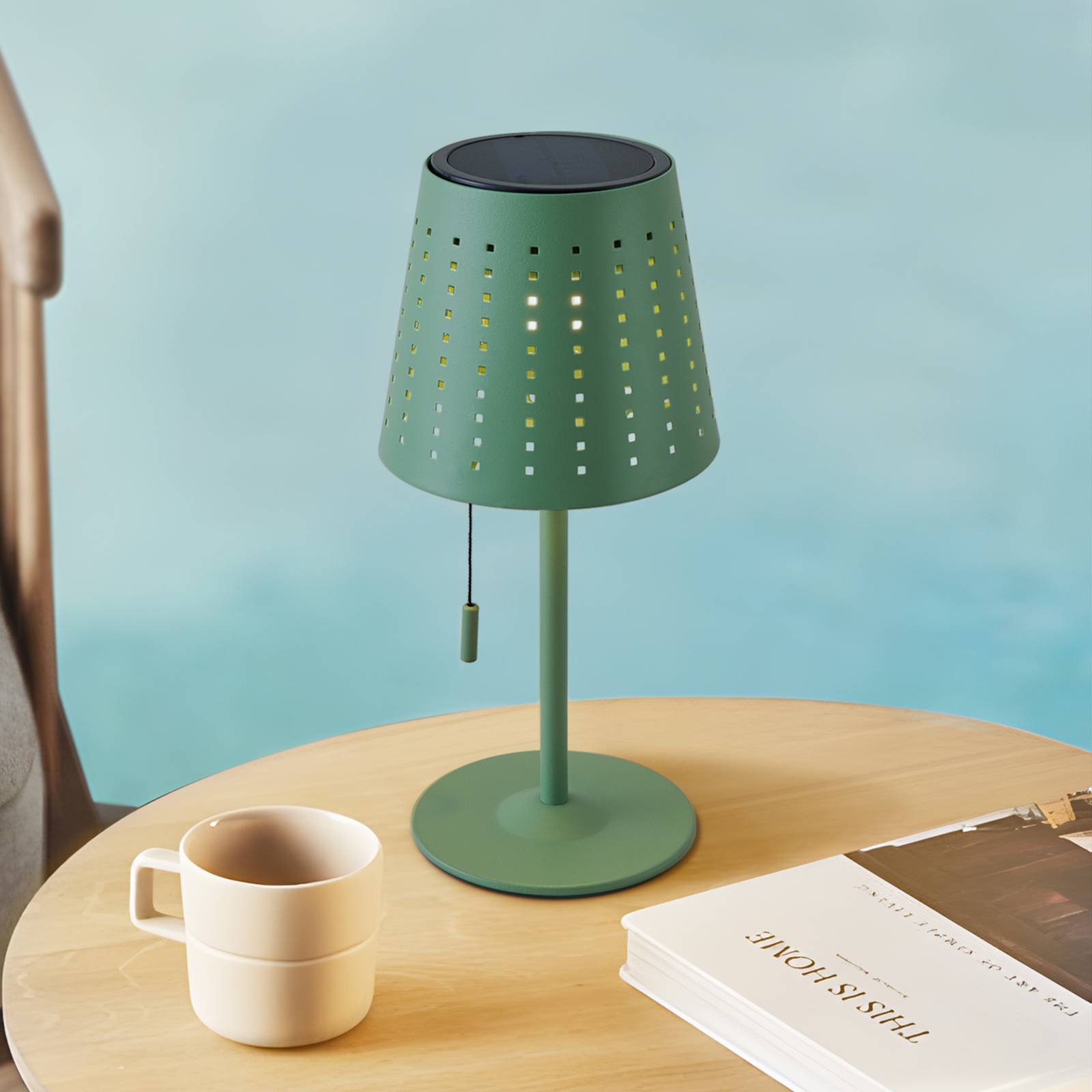 foto del prodotto lindby lampada da tavolo led hilario, verde, ferro, batteria ricaricabile