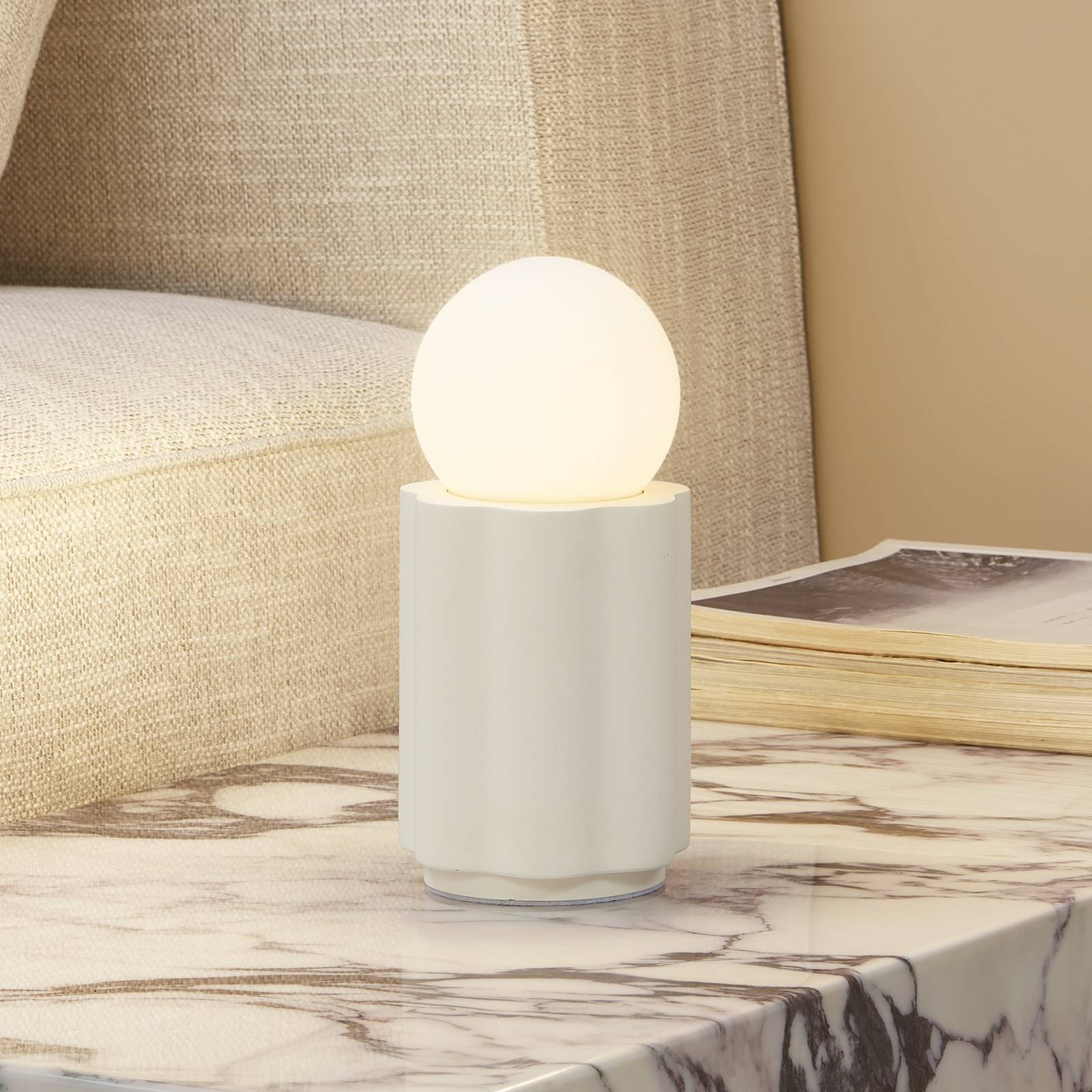 foto del prodotto lindby lampada da tavolo nielson, beige, altezza paralume 8,5 cm, gesso