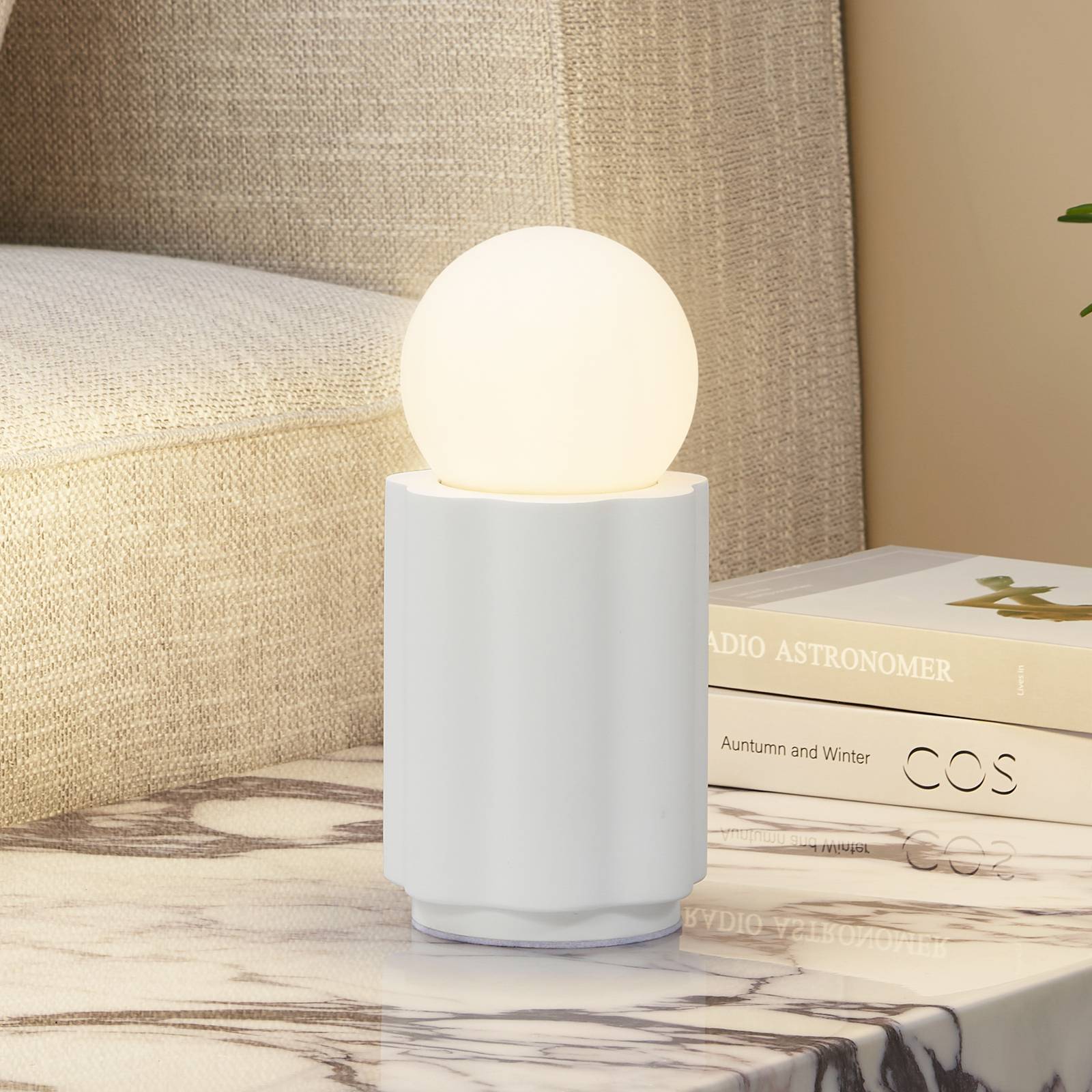 foto del prodotto lindby lampada da tavolo nielson, bianco, altezza paralume 8,5 cm, gesso