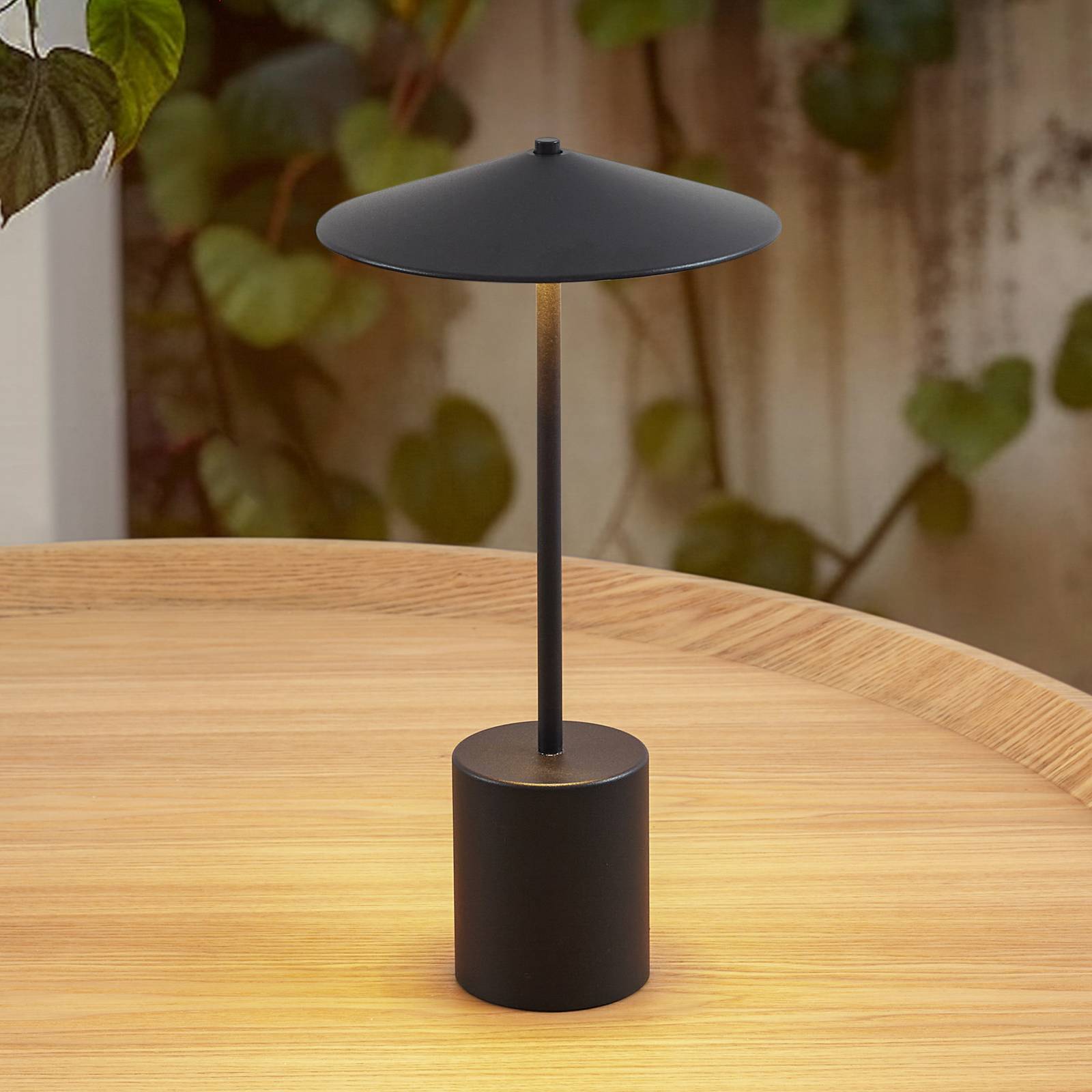 foto del prodotto lindby lampada da tavolo ricaricabile a led ayva, nero, alluminio, ip44