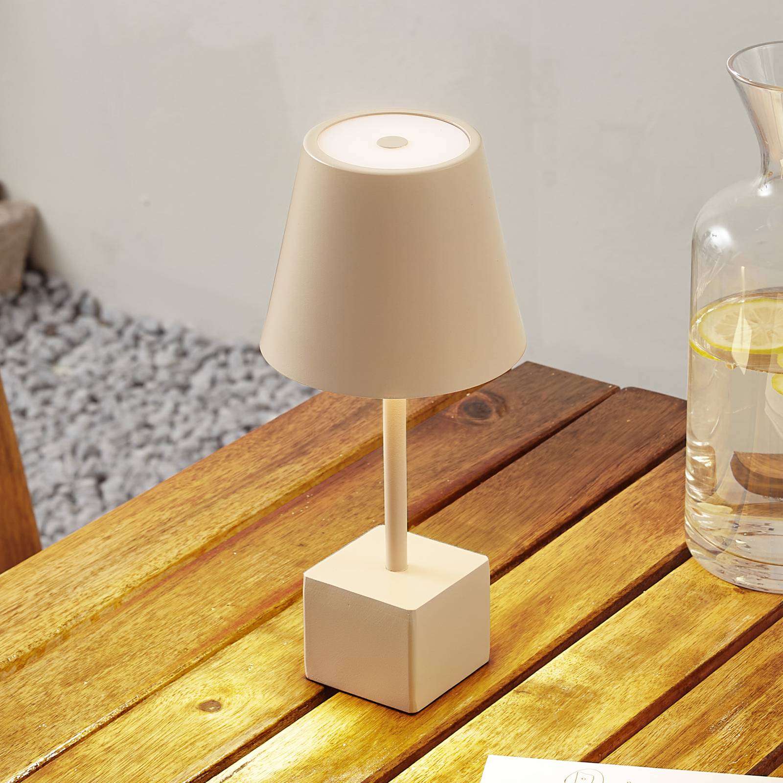 foto del prodotto lindby lampada da tavolo ricaricabile a led janea cube, beige, metallo