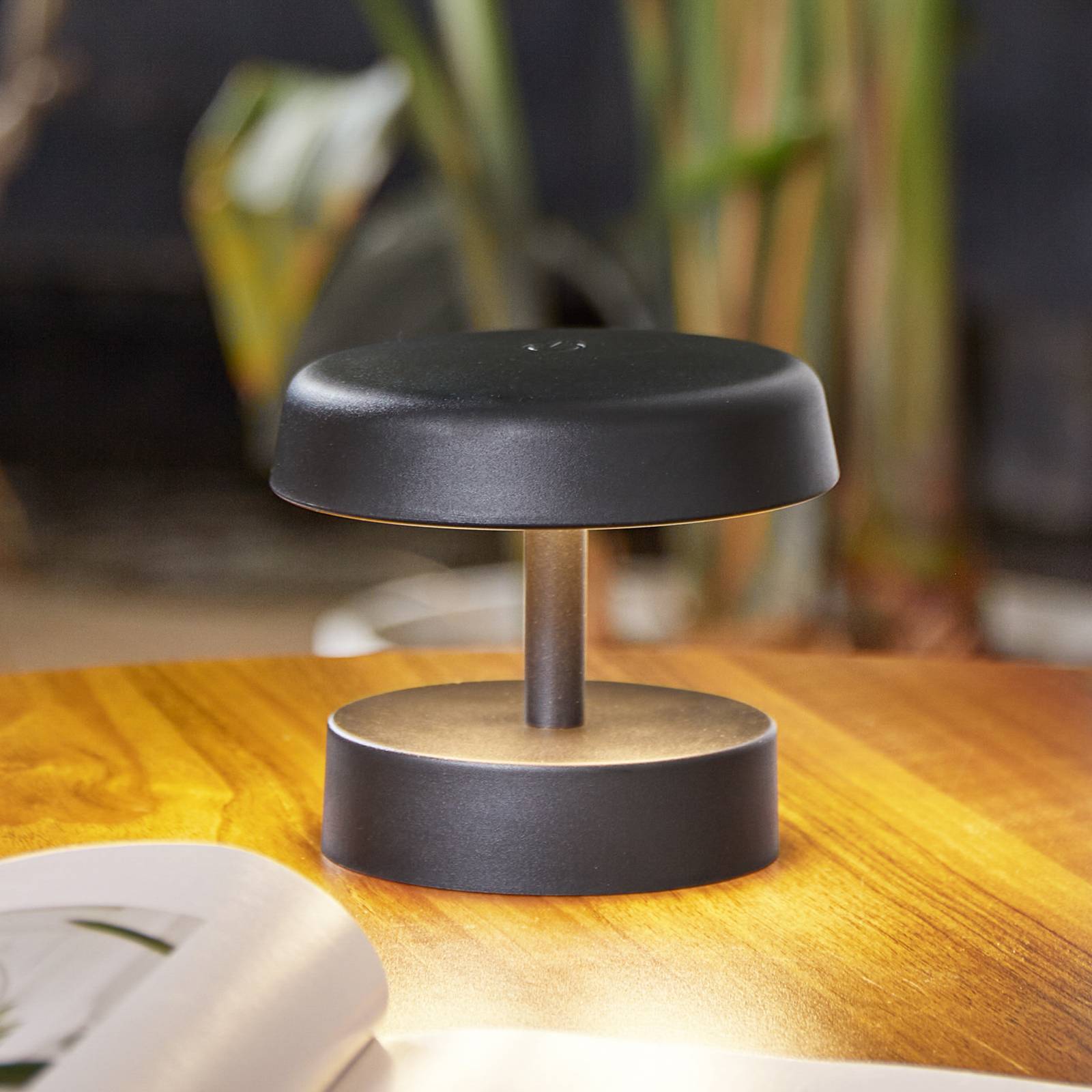 foto del prodotto lindby lampada da tavolo ricaricabile a led nalani, altezza 10 cm, ip44,