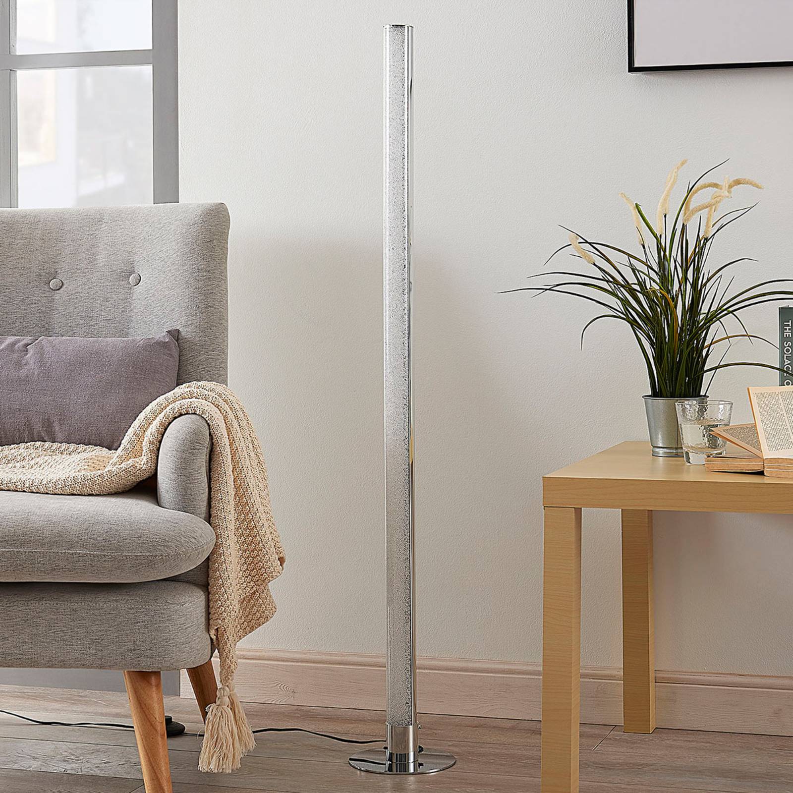 foto del prodotto lindby lampada led da pavimento hadis, rgb, telecomando, bianco, 120 cm