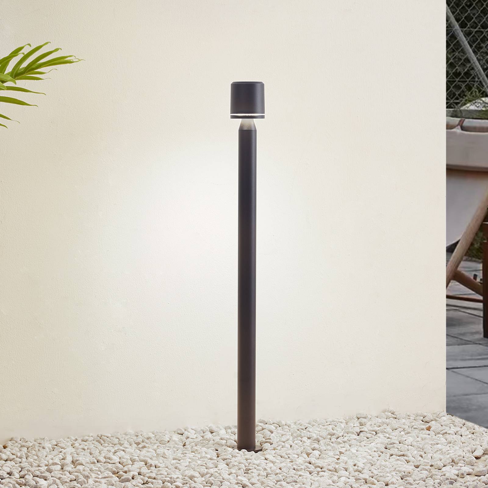 foto del prodotto lindby lampione a led amila, nero, alluminio, ip54