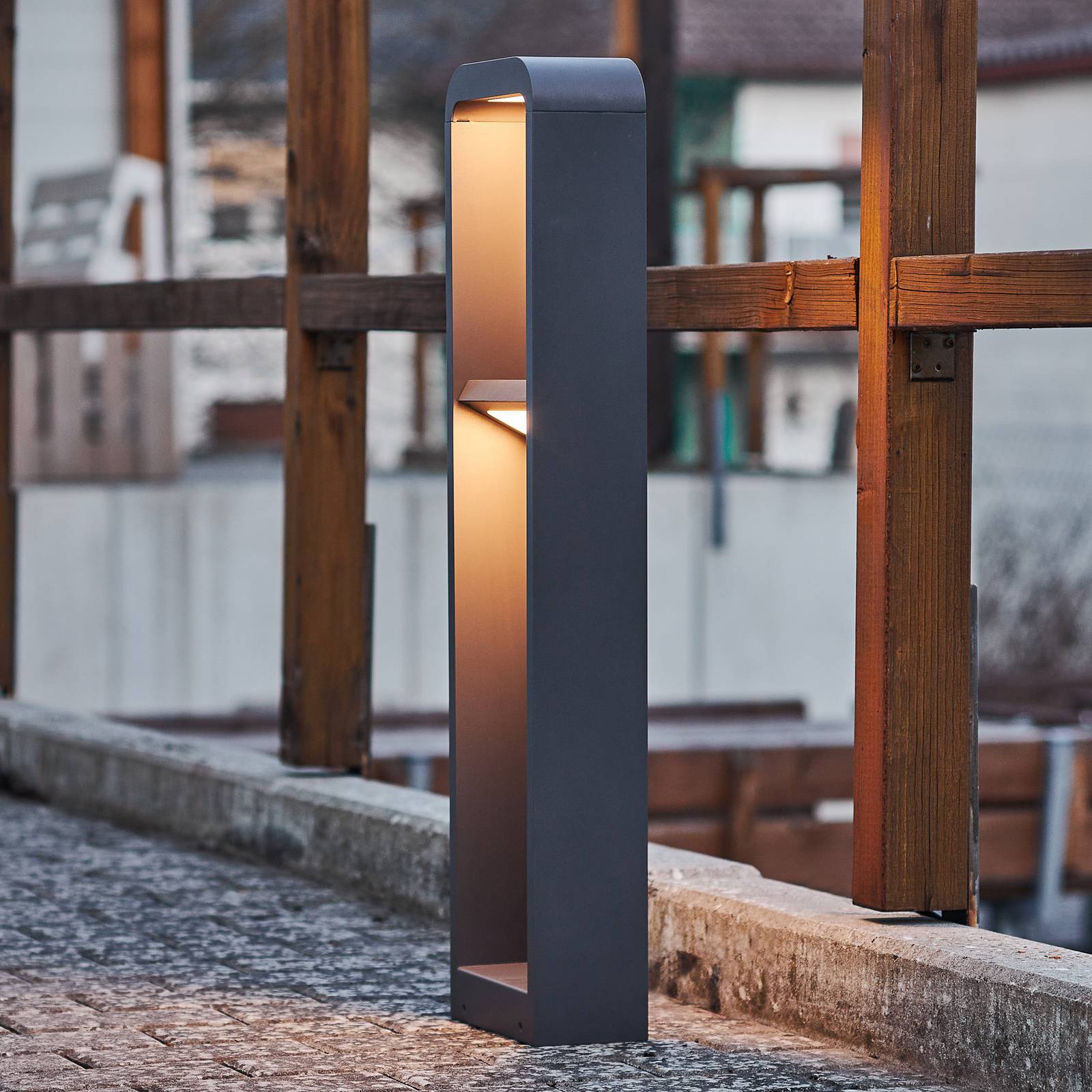 foto del prodotto lindby lampione a led darko, 80 cm, grigio, metallo, ip54