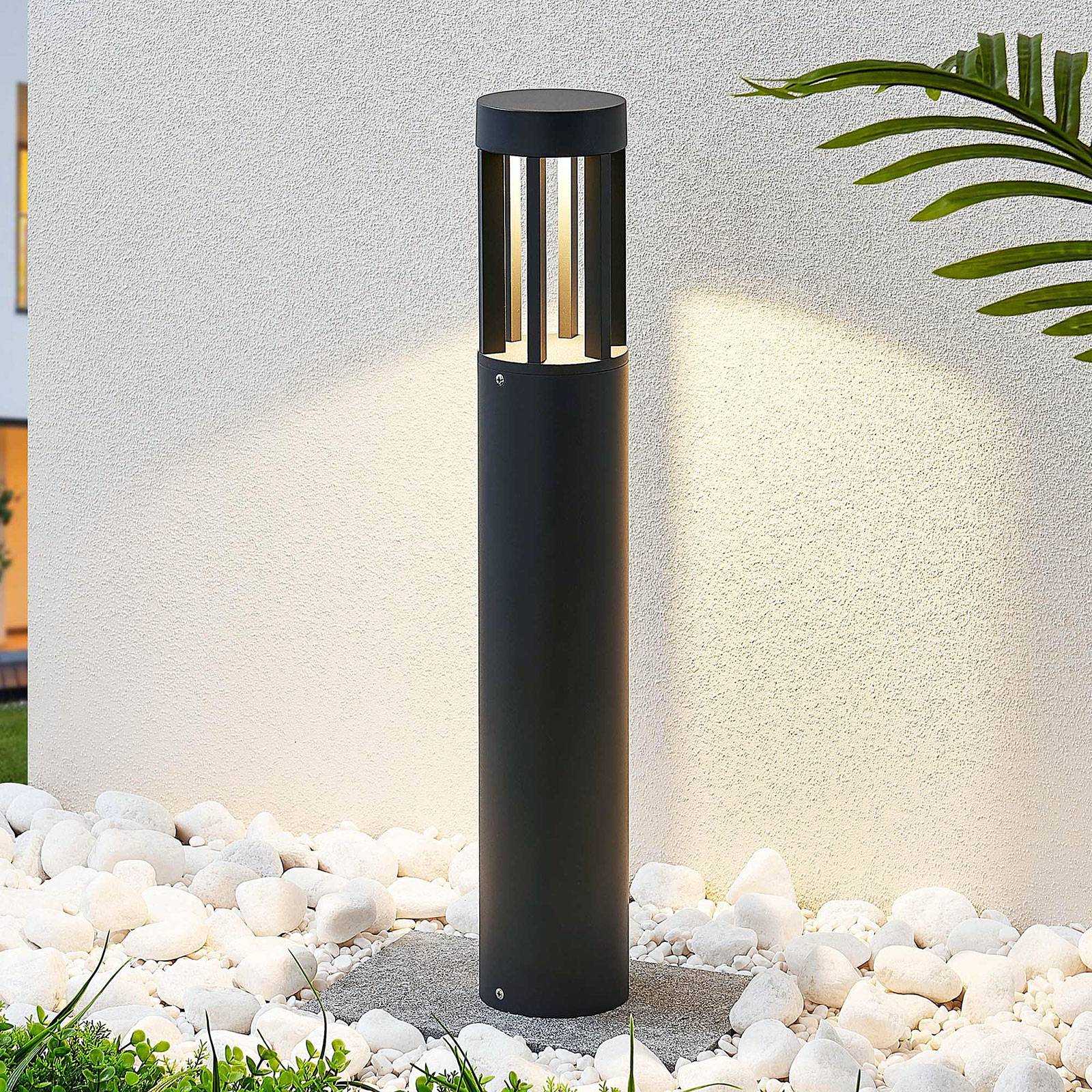 foto del prodotto lindby lampione a led jordis in grigio scuro