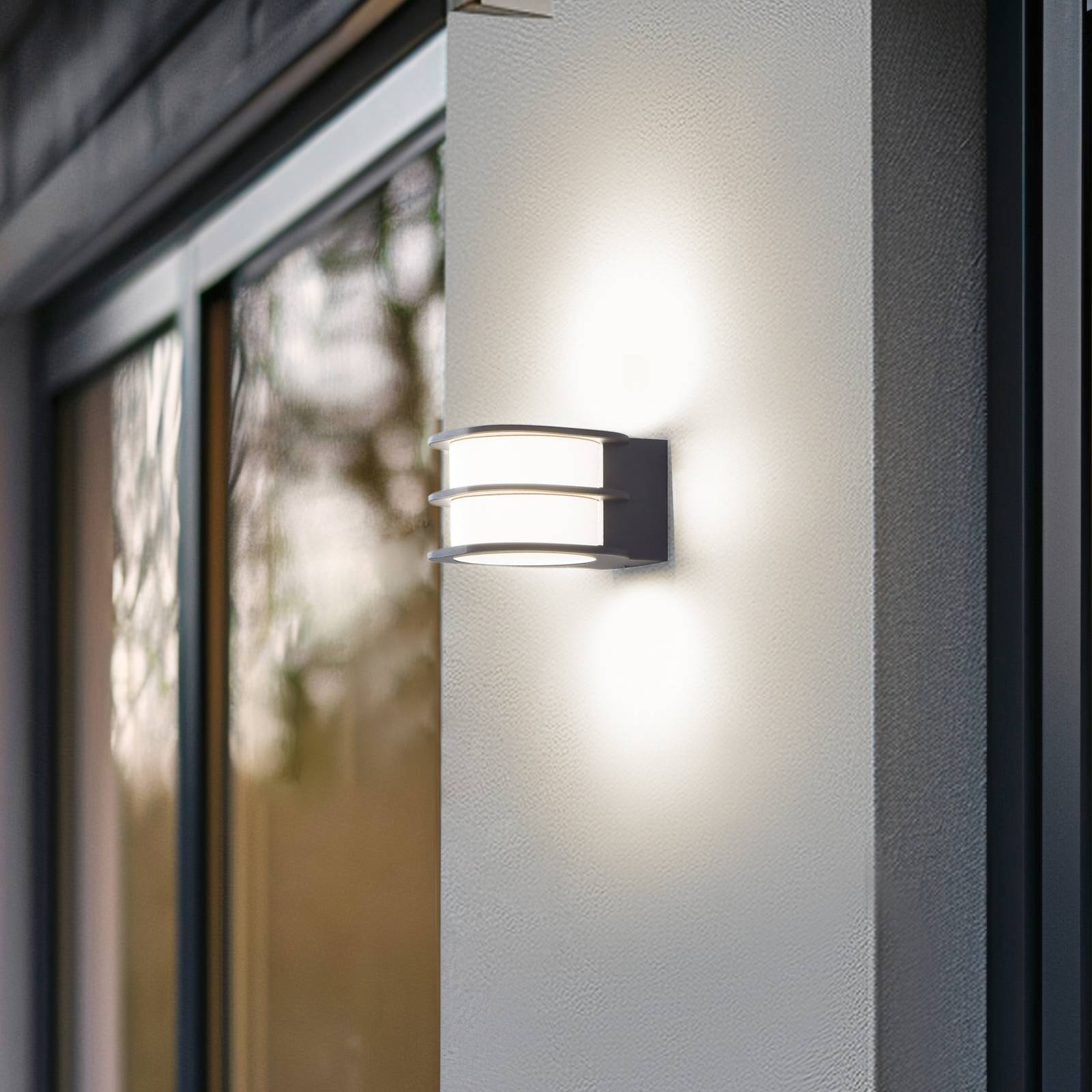 foto del prodotto lindby led fyra in grigio da alluminio