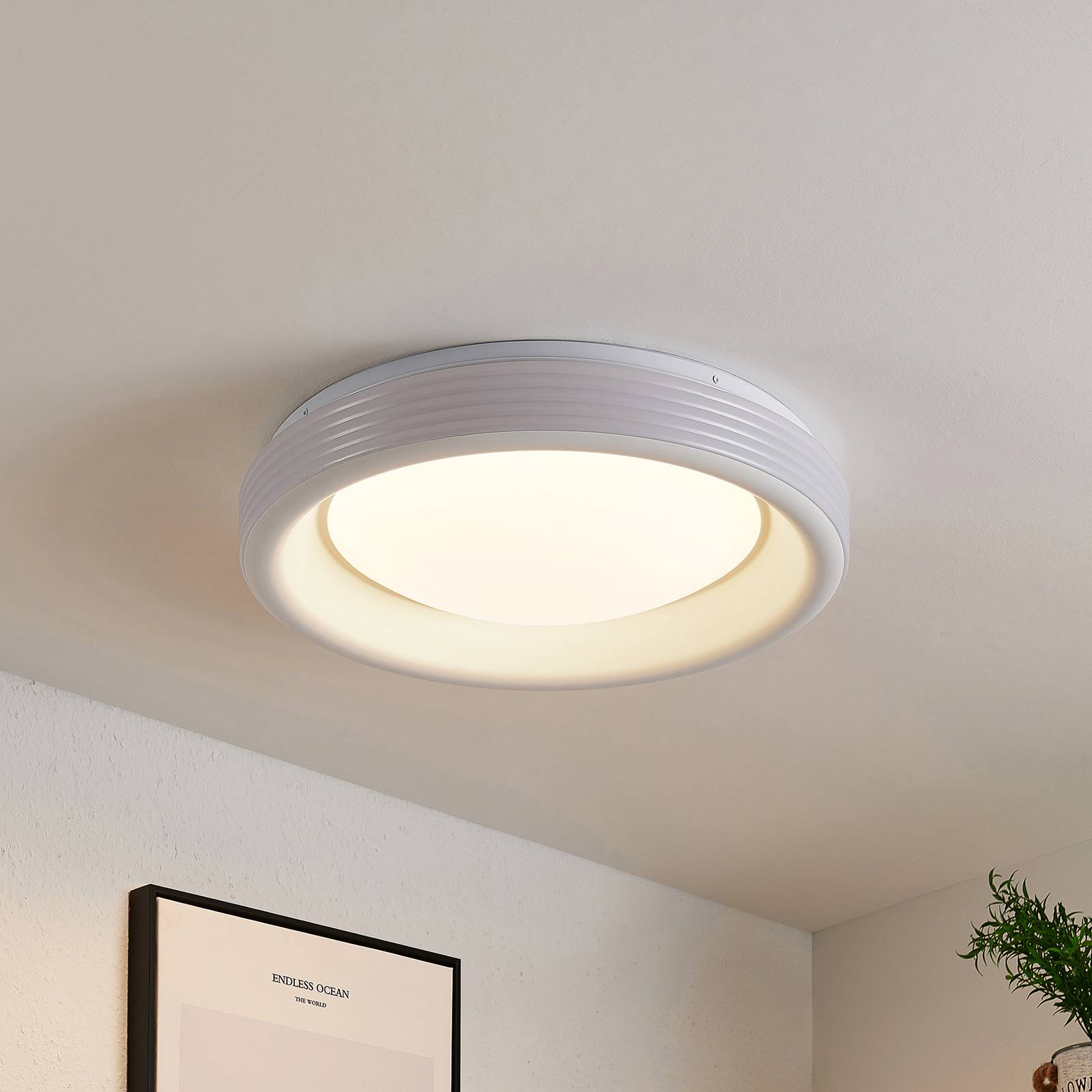 foto del prodotto lindby led inarum in bianco da plastica