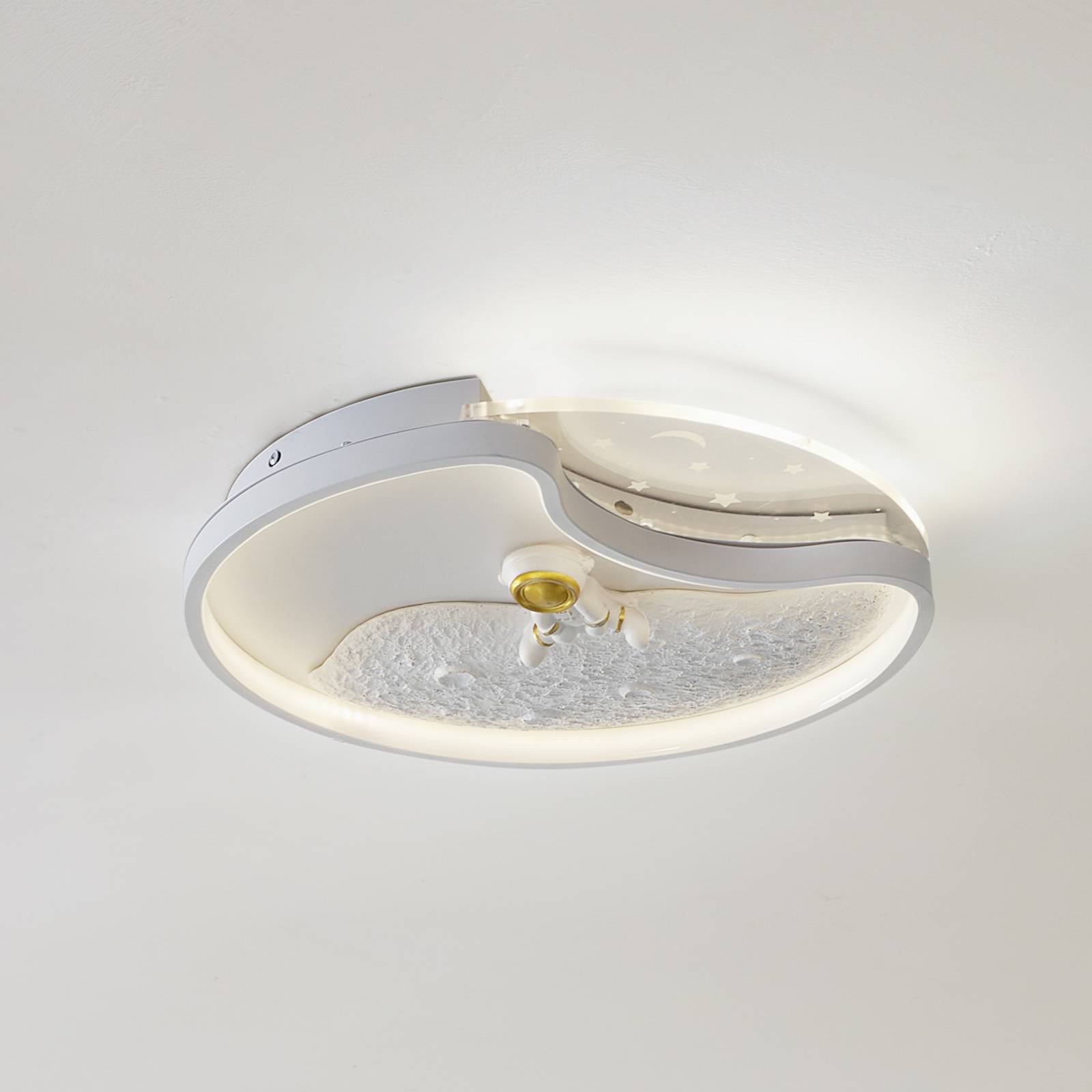 foto del prodotto lindby led kosmo in bianco da plastica