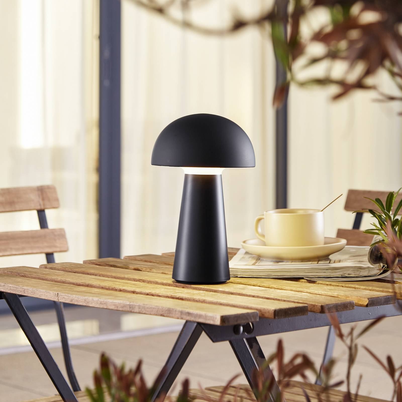foto del prodotto lindby led zyre in nero da plastica
