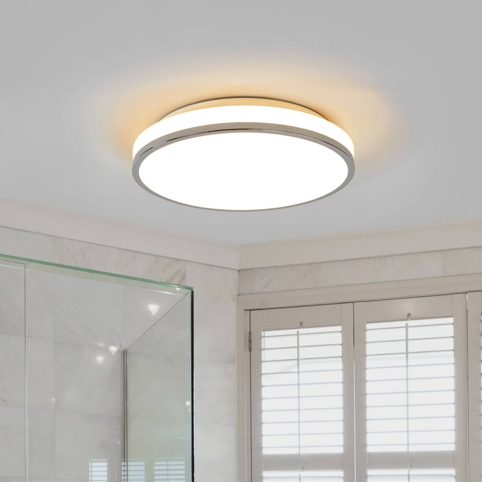 foto del prodotto lindby lyss lampada led da soffitto per bagno cromata