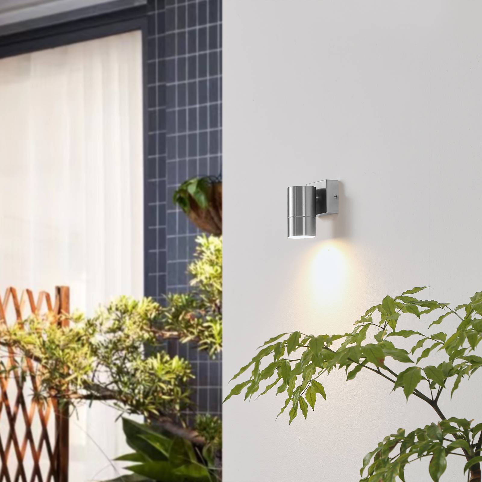 foto del prodotto lindby myan applique da esterni v4a 1 luce