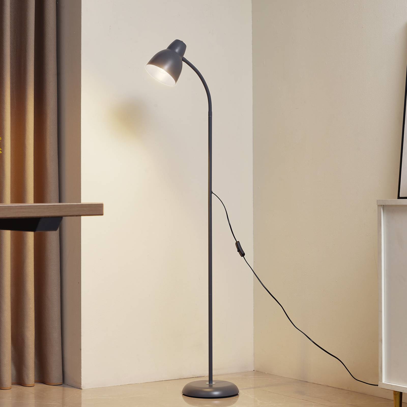 foto del prodotto lindby piantana tebbi, grigio, metallo, altezza 150 cm