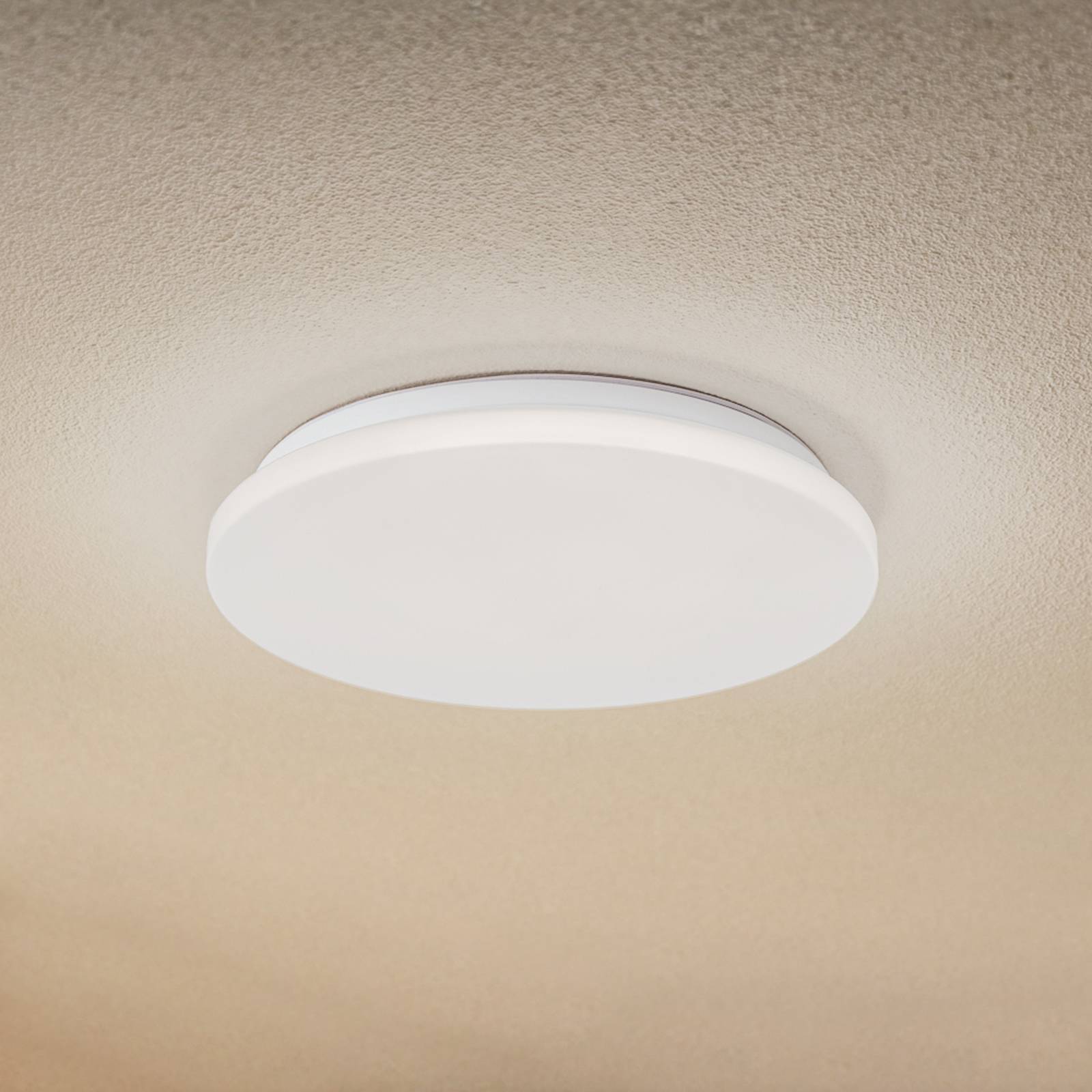 foto del prodotto lindby plafoniera da esterno a led kirkola, 3000 k, 34 cm, bianco