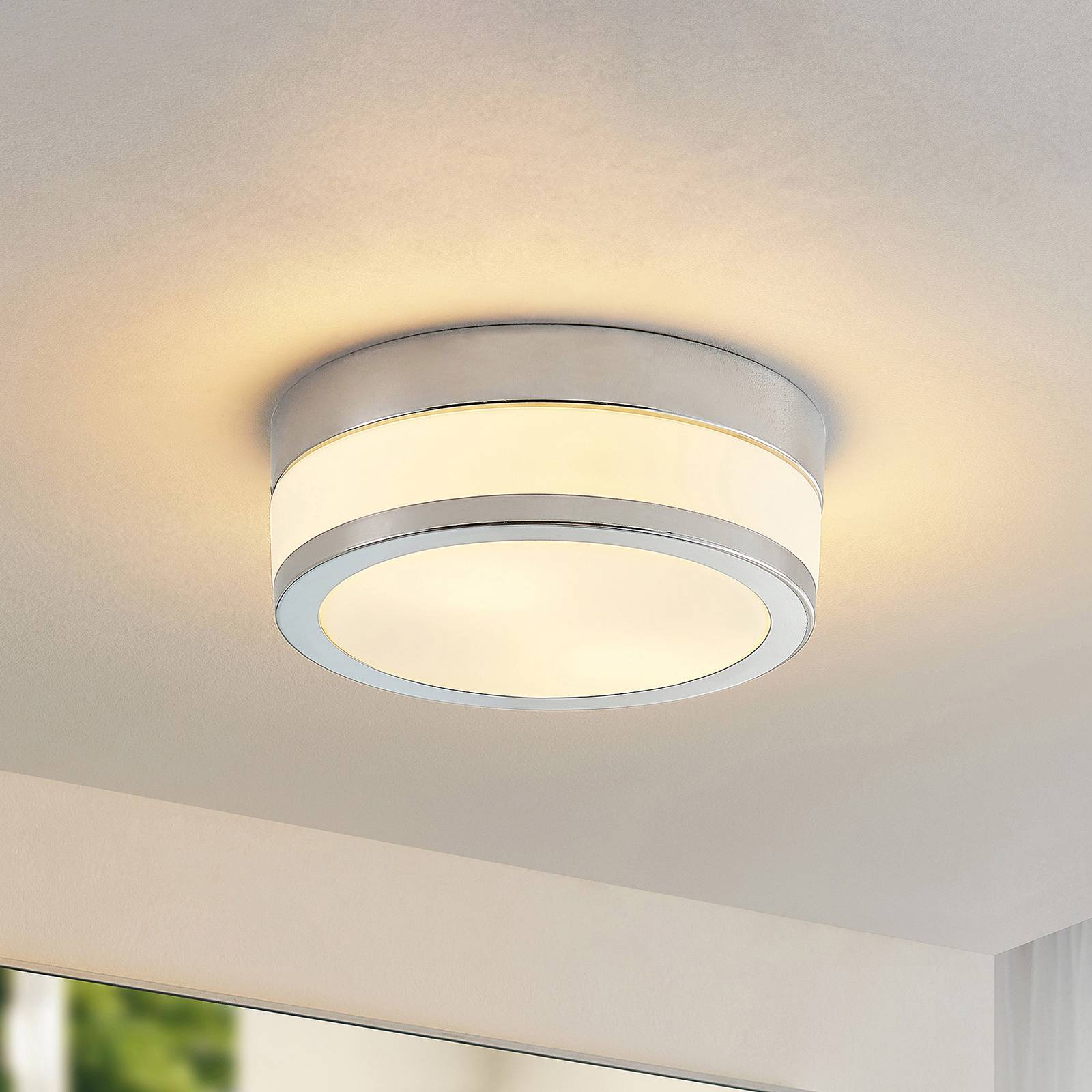 foto del prodotto lindby plafoniera flavi, 23 cm, cromo, vetro, ip44, e27
