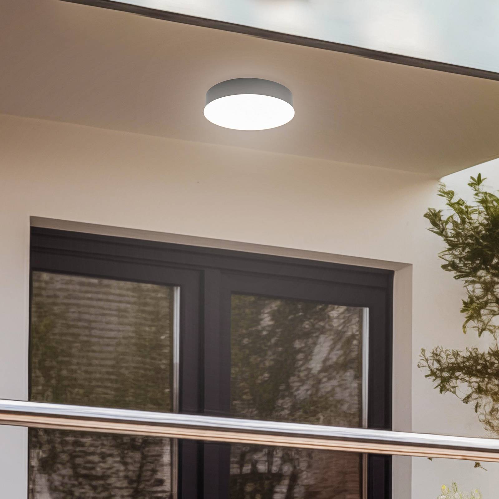 foto del prodotto lindby plafoniera led da esterni lahja, antracite, sensore, ip65