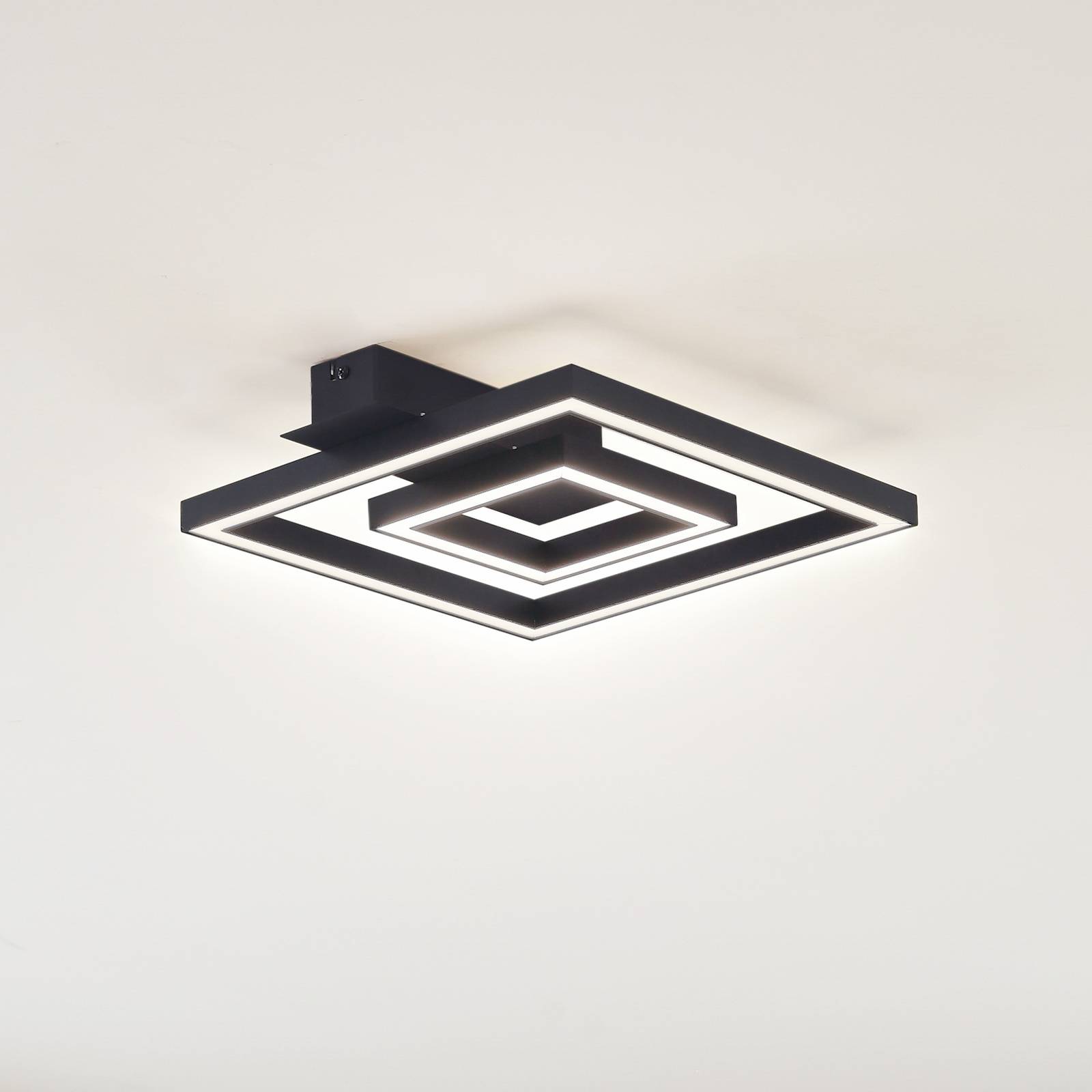 foto del prodotto lindby plafoniera led madamo, nera, 30 cm, 3000k, alluminio