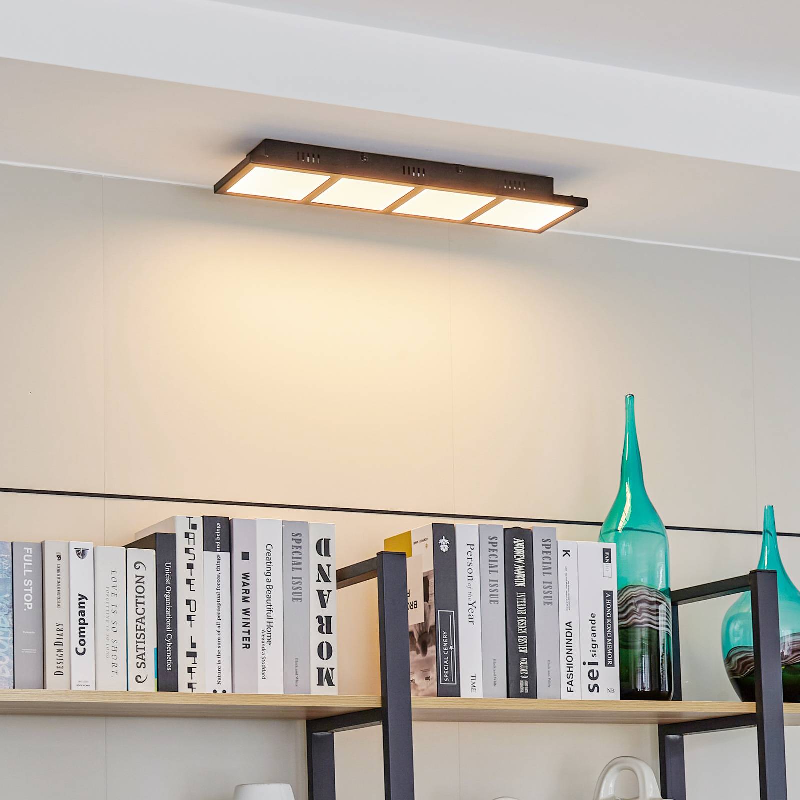 foto del prodotto lindby raymie plafoniera led lunga 56,6 cm rgbw