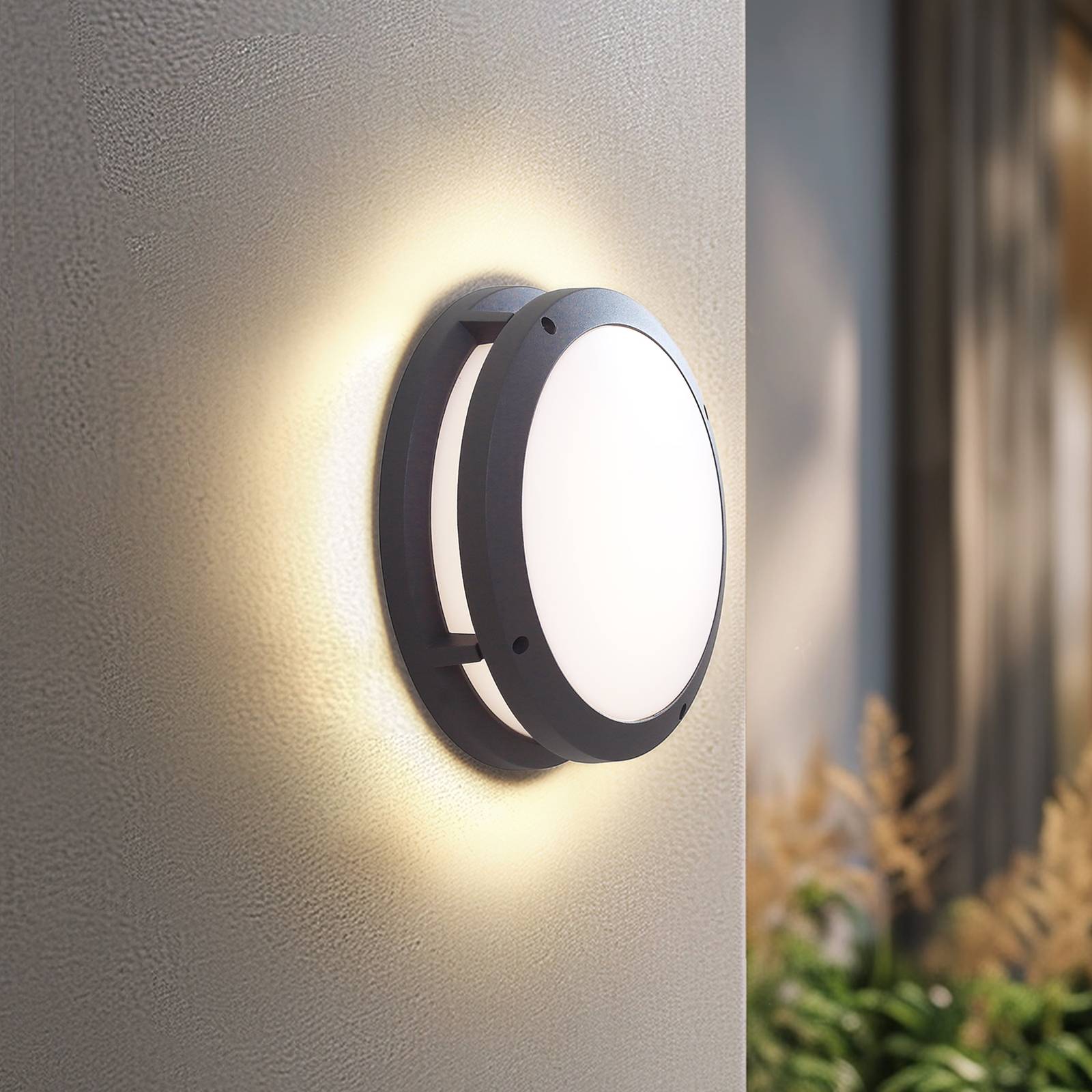 foto del prodotto lindby smart led applique da esterno liren cct rgb tuya wlan